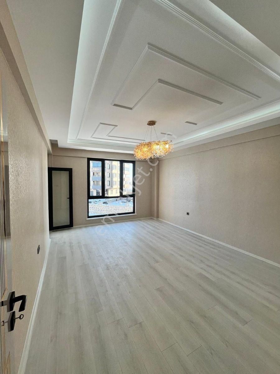 Akkent'de Kat Bahçeli Satılık 2.5+1 Full Yapili Lüks Daire - Görsel 8