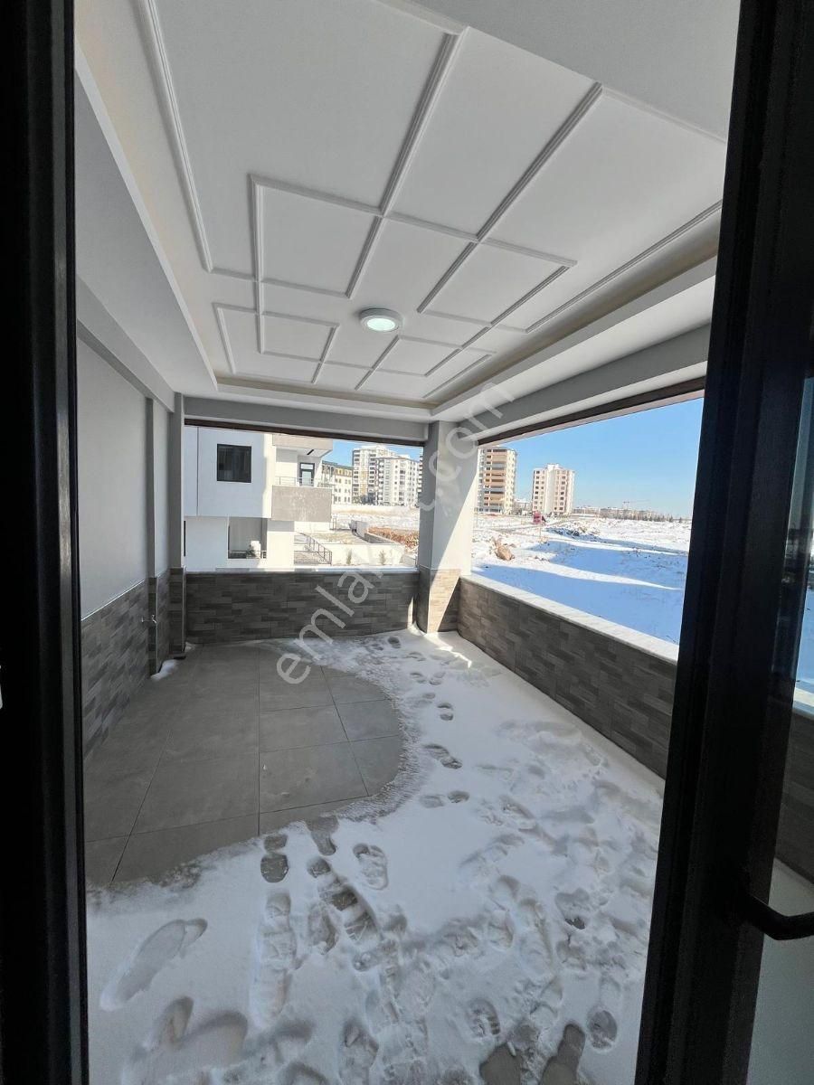 Akkent'de Kat Bahçeli Satılık 2.5+1 Full Yapili Lüks Daire - Görsel 7