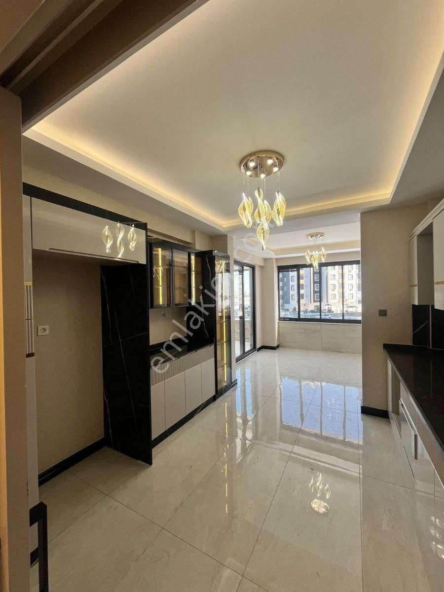 Akkent'de Kat Bahçeli Satılık 2.5+1 Full Yapili Lüks Daire - Görsel 14