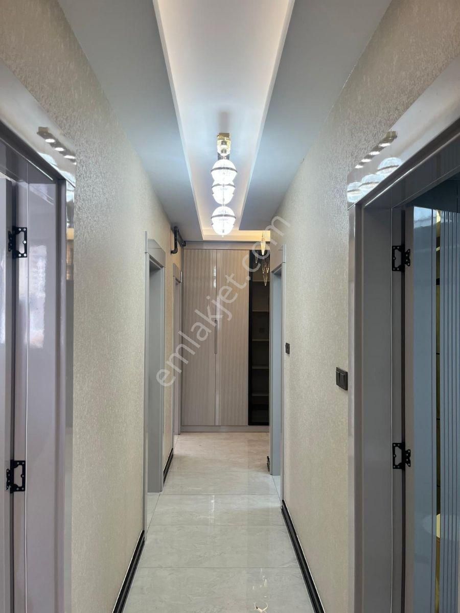 Akkent'de Kat Bahçeli Satılık 2.5+1 Full Yapili Lüks Daire - Görsel 3