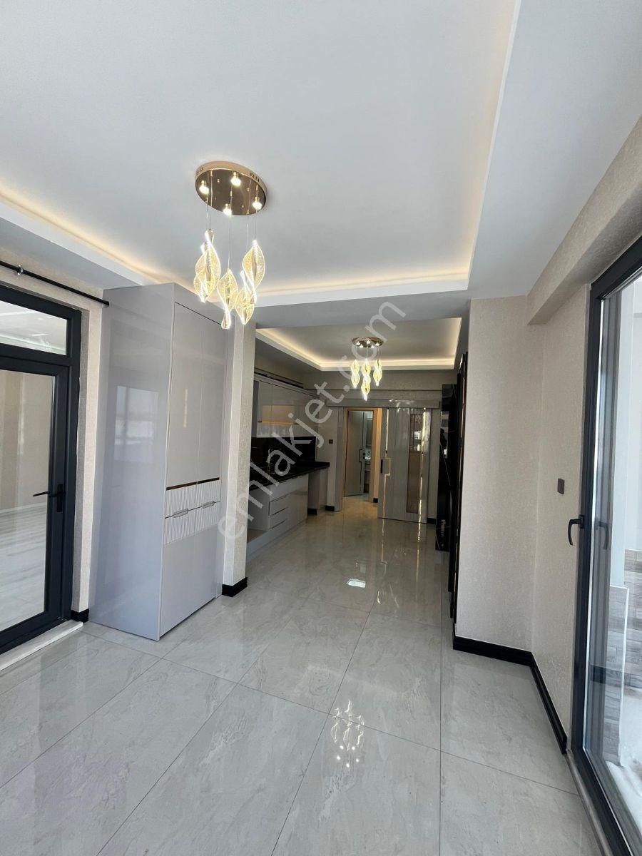 Akkent'de Kat Bahçeli Satılık 2.5+1 Full Yapili Lüks Daire - Görsel 5