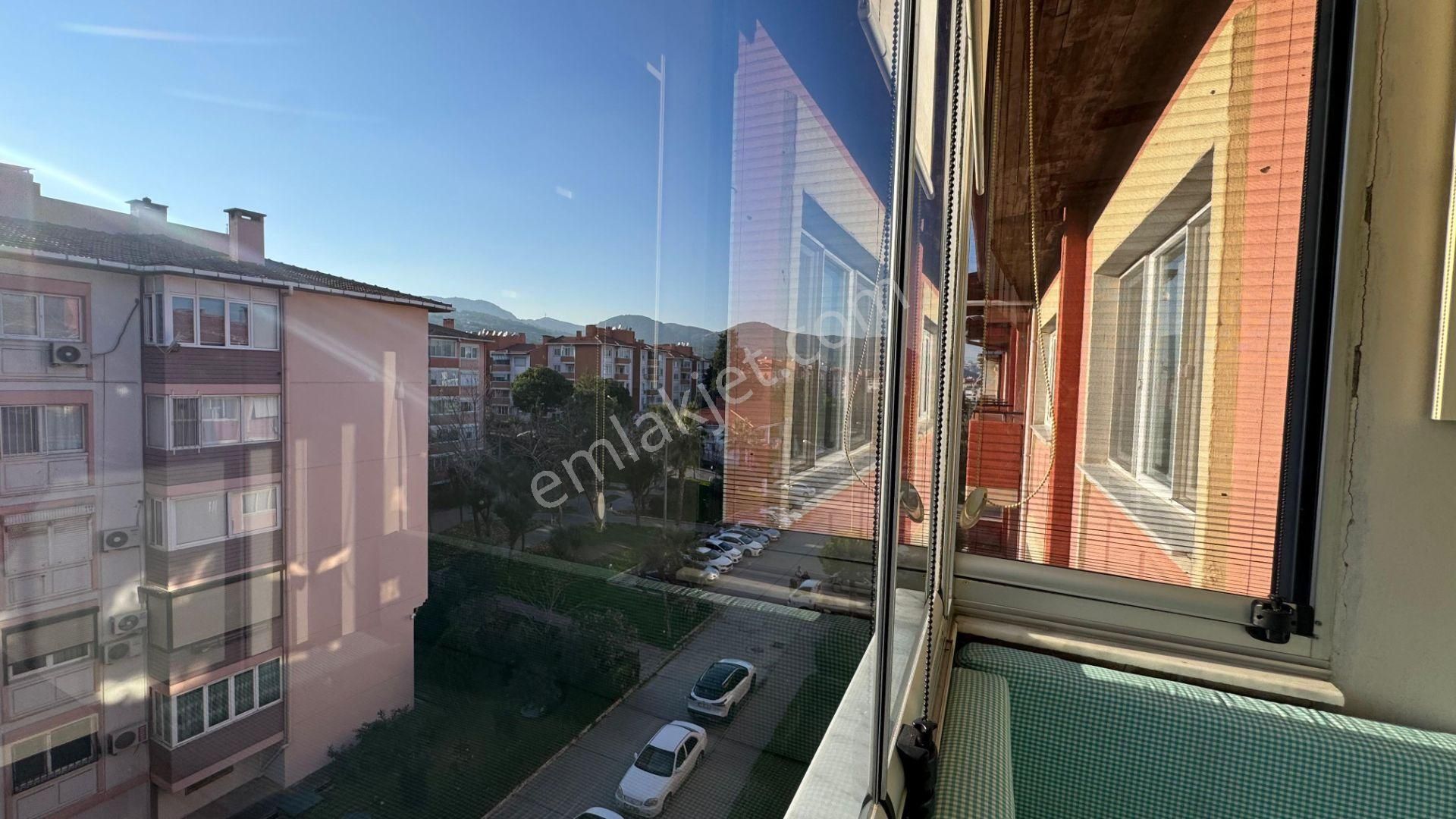 Gaziemir Emlakbank Konutları 2.etapta Eşyalı 3+1 Kiralık Daire - Görsel 23