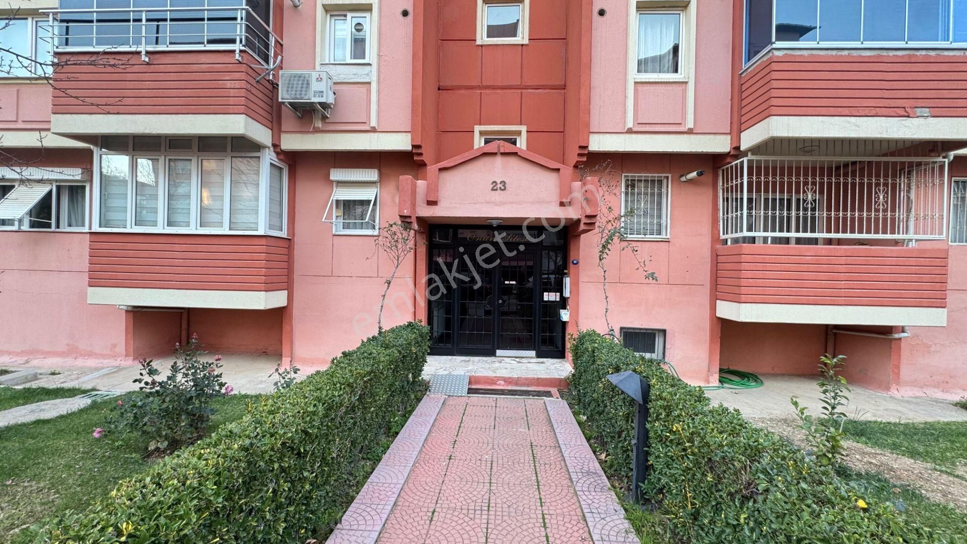 Gaziemir Emlakbank Konutları 2.etapta Eşyalı 3+1 Kiralık Daire - Görsel 3