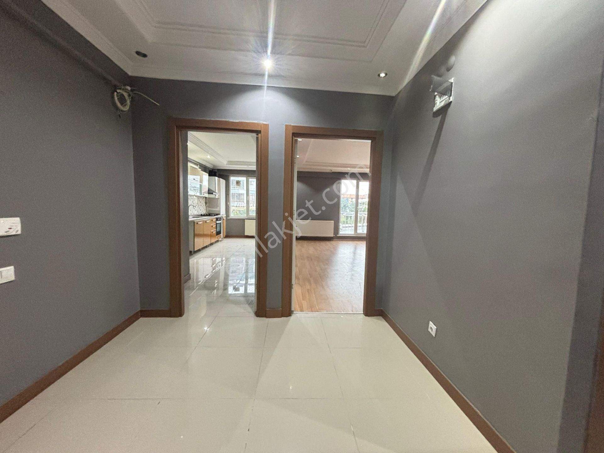 Güven'den Tepe Yolunda Butik Sitede Cadde Cephe 3+1daire - Görsel 14