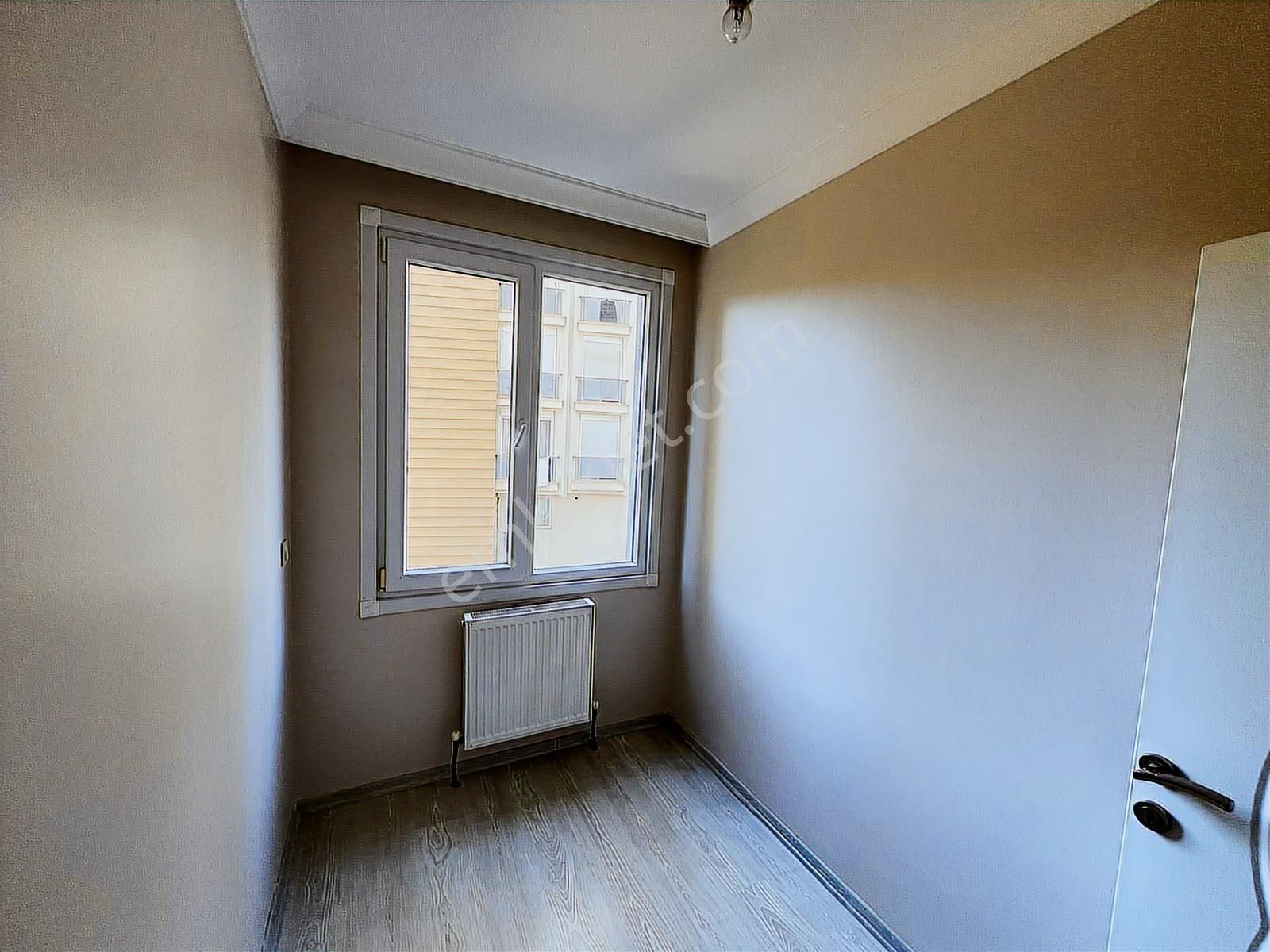 Utkudan Kozyatağında Cadde Üzerinde Kombili Satılık 2+1 Daire - Görsel 29