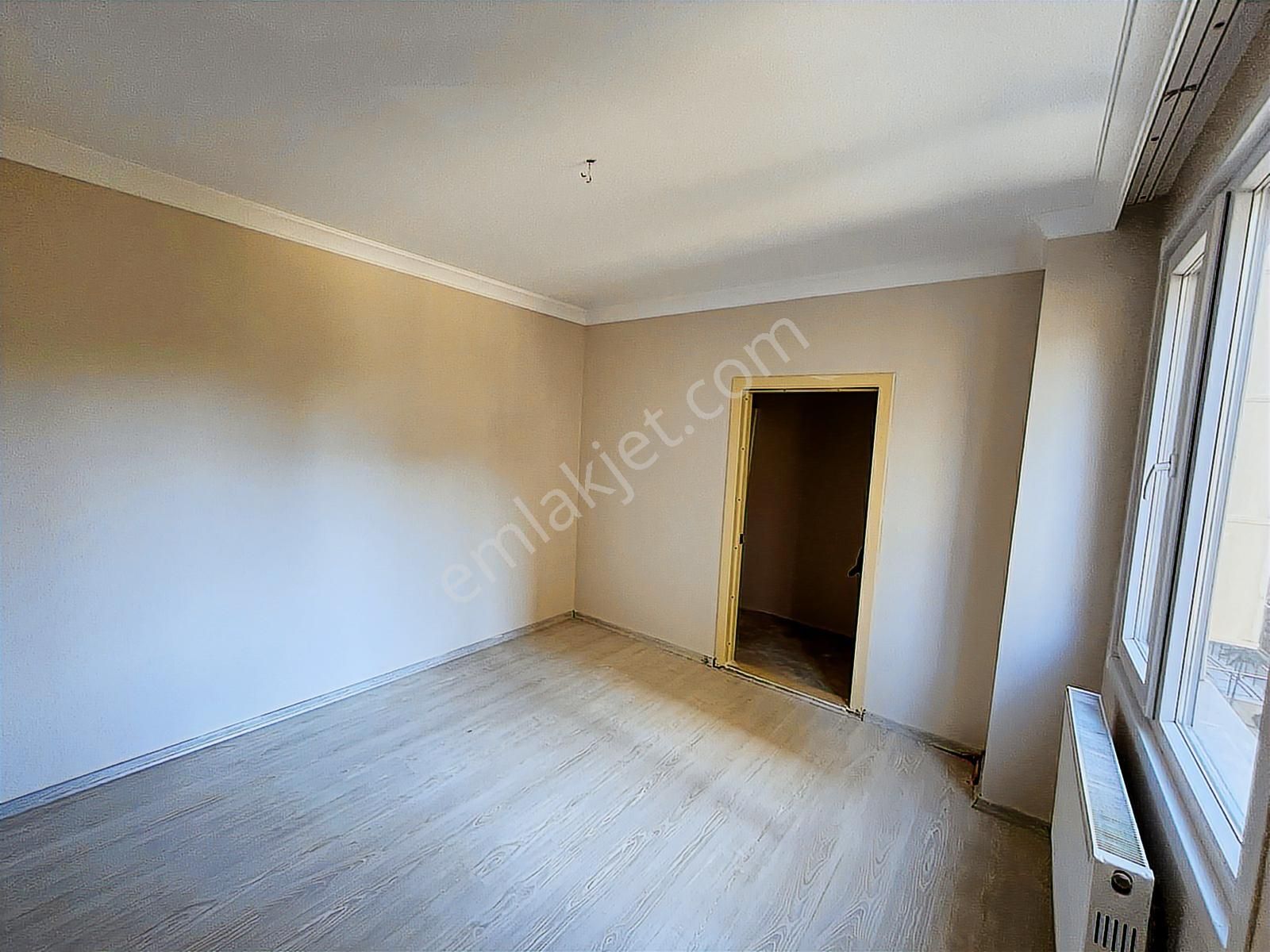 Utkudan Kozyatağında Cadde Üzerinde Kombili Satılık 2+1 Daire - Görsel 23