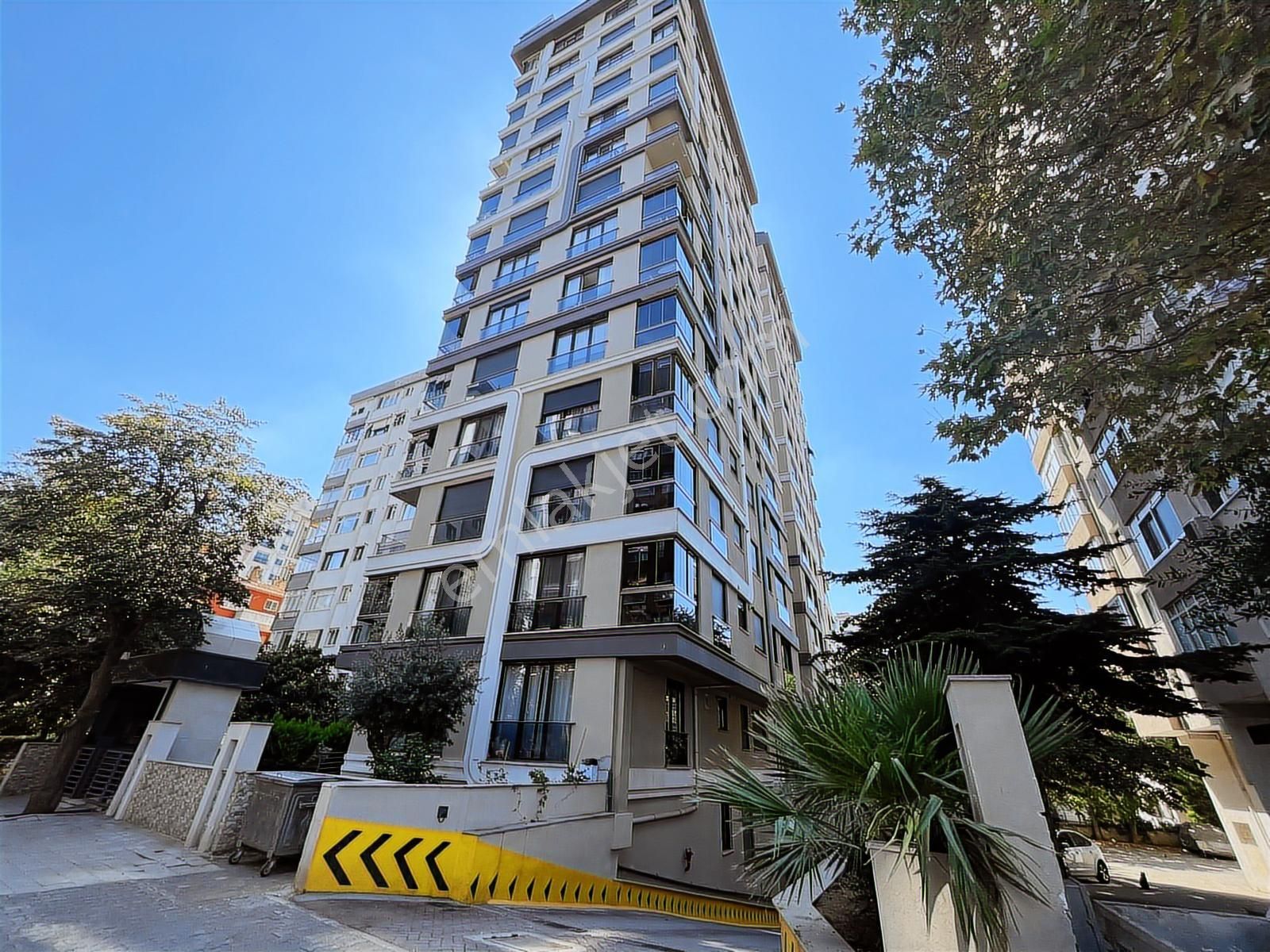 Utkudan Kozyatağında Cadde Üzerinde Kombili Satılık 2+1 Daire - Görsel 30