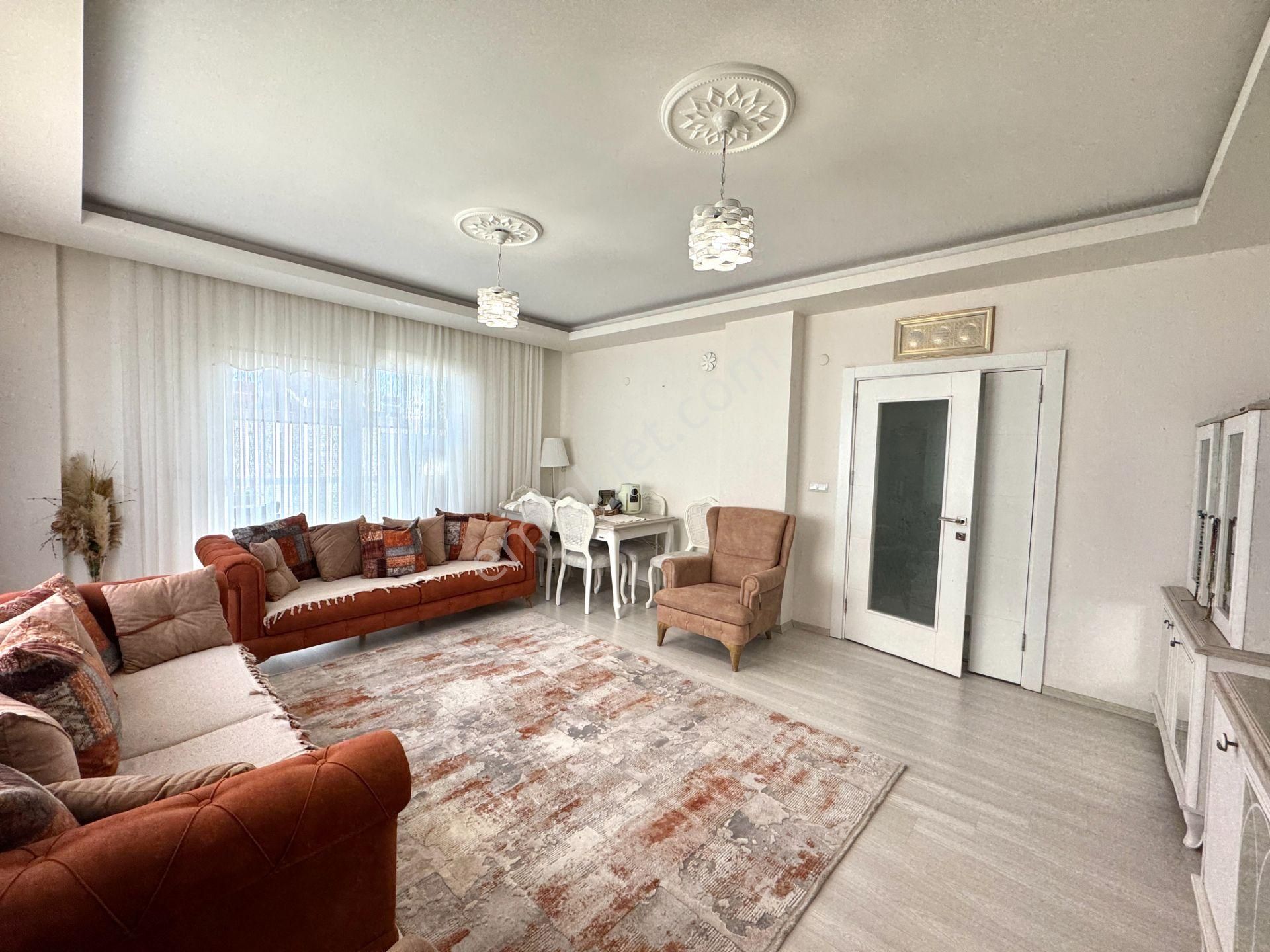 Kızıltoprak Mrk. Konumda Çift Banyolu Kombili Geniş 3+1 - Görsel 4