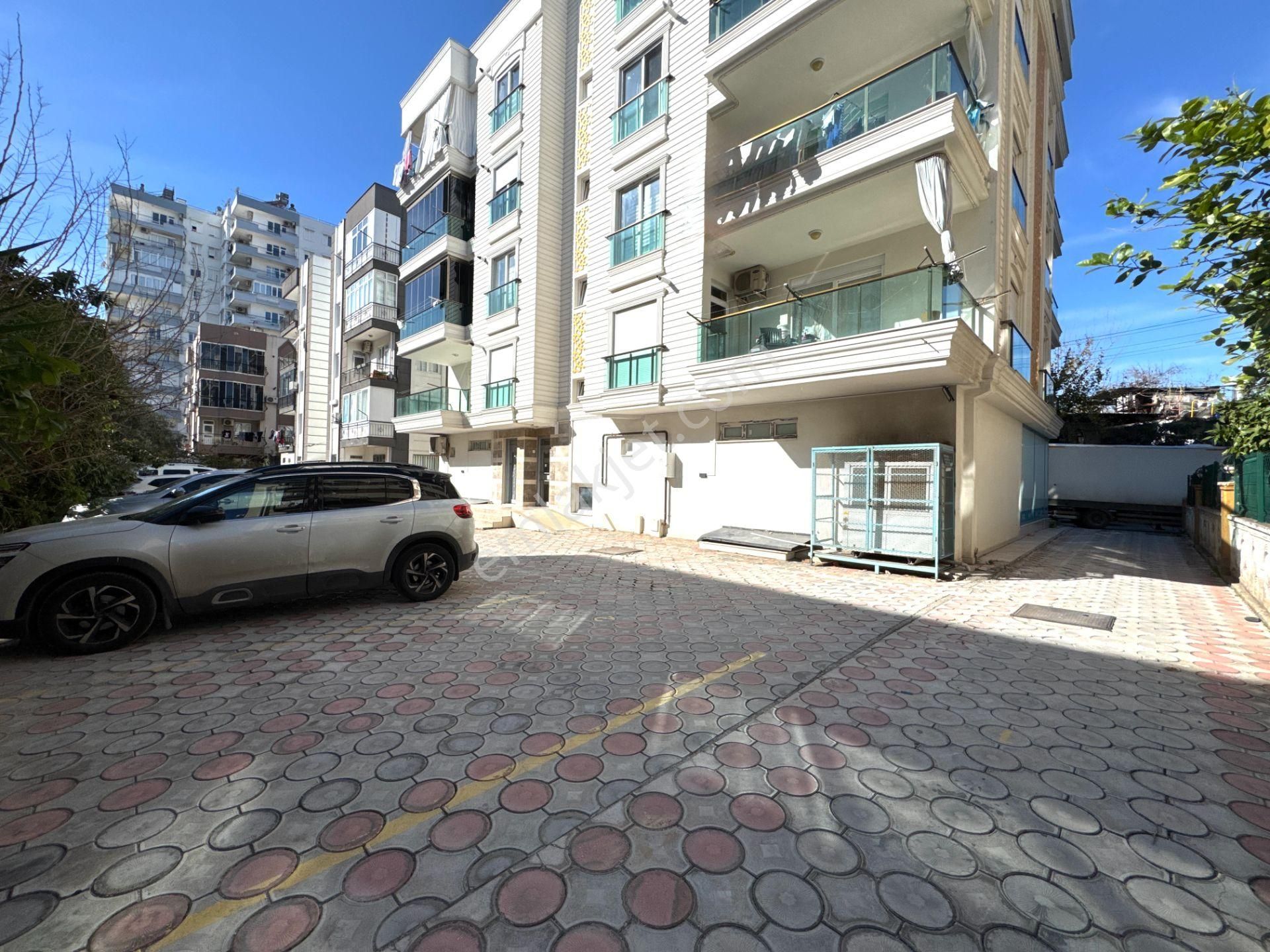 Kızıltoprak Mrk. Konumda Çift Banyolu Kombili Geniş 3+1 - Görsel 34