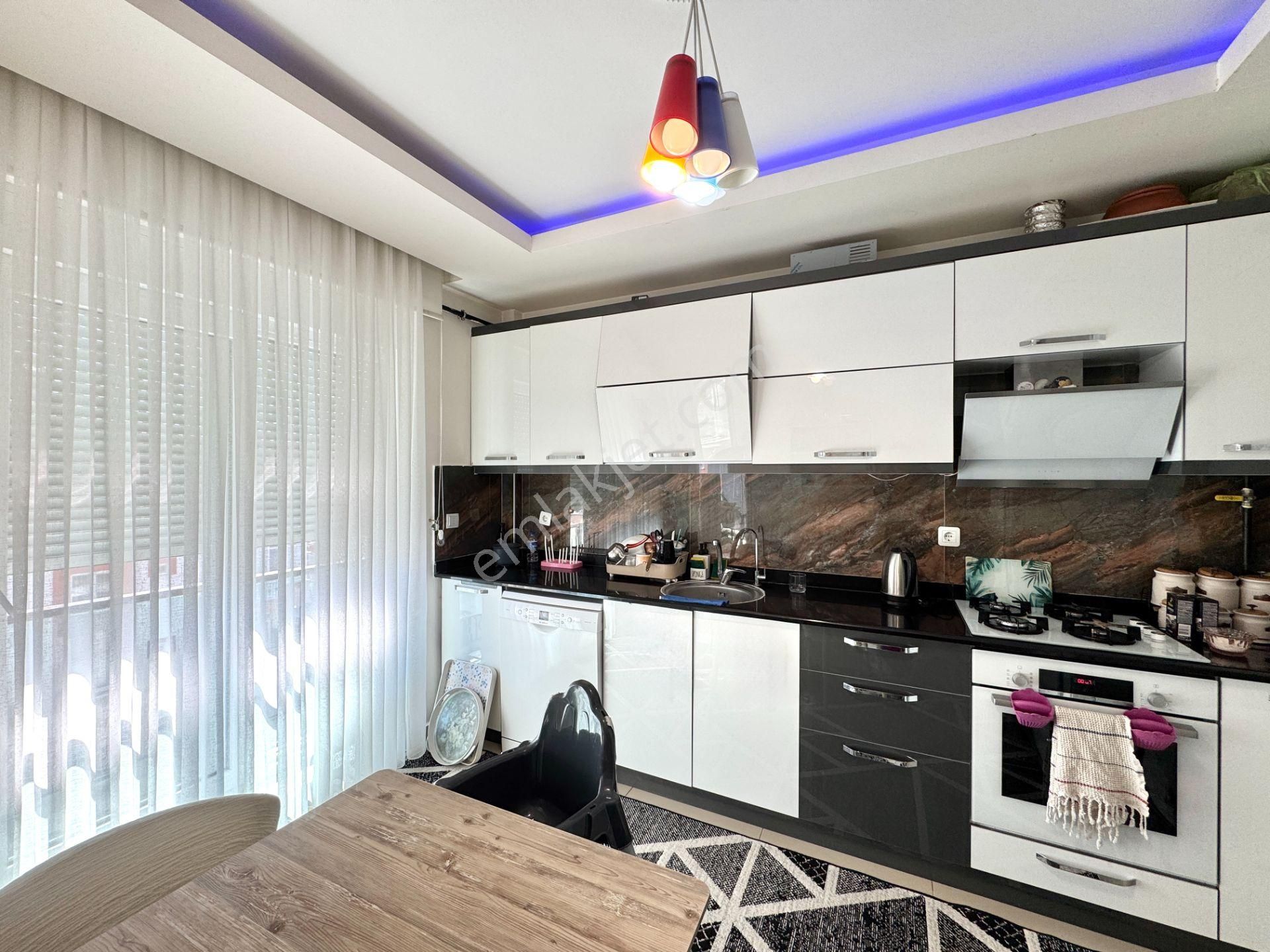 Kızıltoprak Mrk. Konumda Çift Banyolu Kombili Geniş 3+1 - Görsel 6