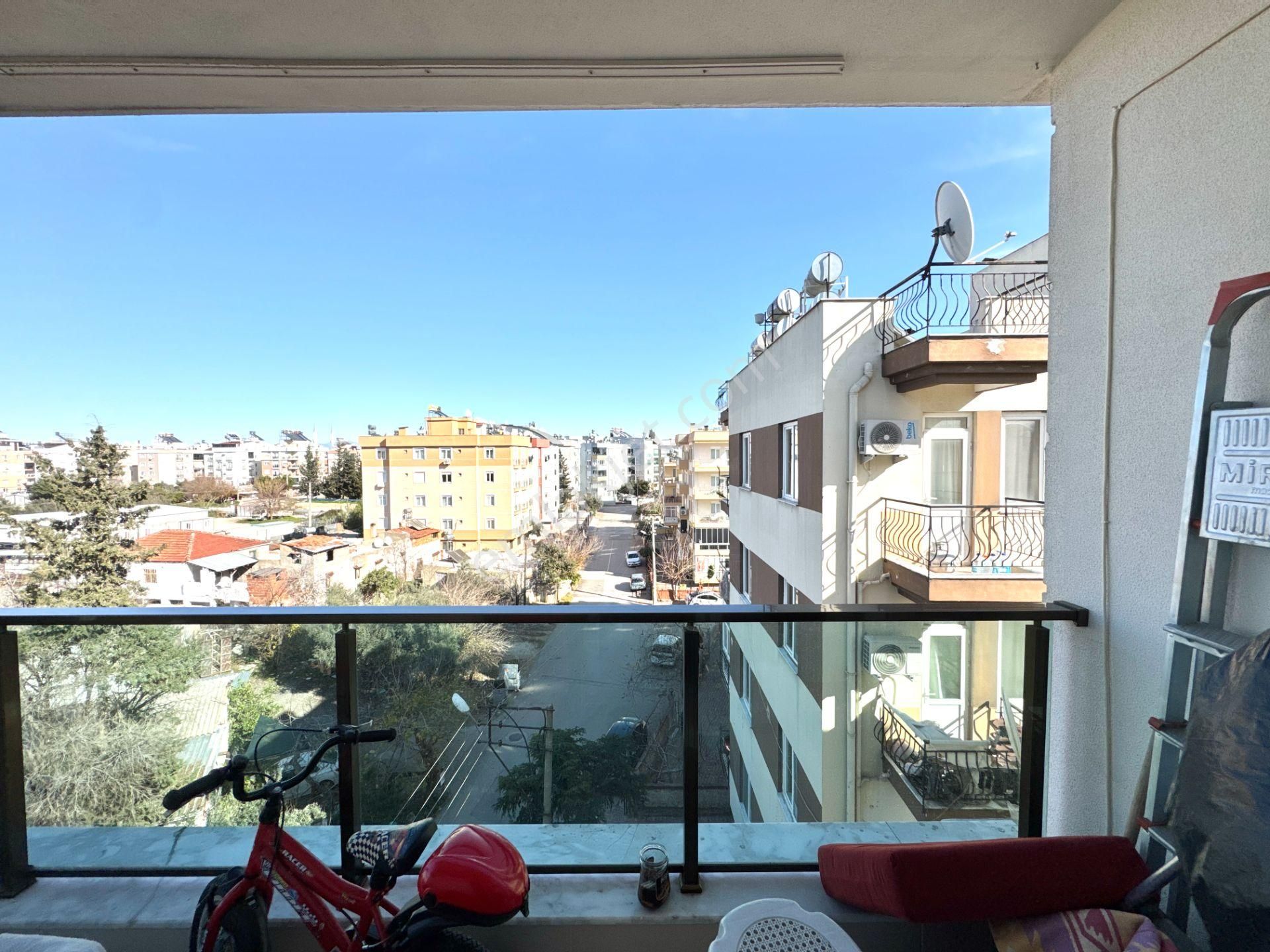 Kızıltoprak Mrk. Konumda Çift Banyolu Kombili Geniş 3+1 - Görsel 27