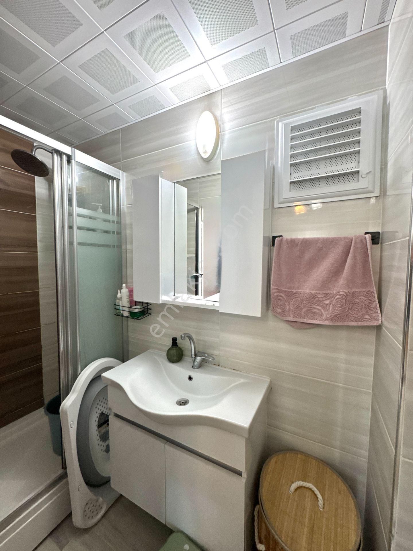 Kızıltoprak Mrk. Konumda Çift Banyolu Kombili Geniş 3+1 - Görsel 25