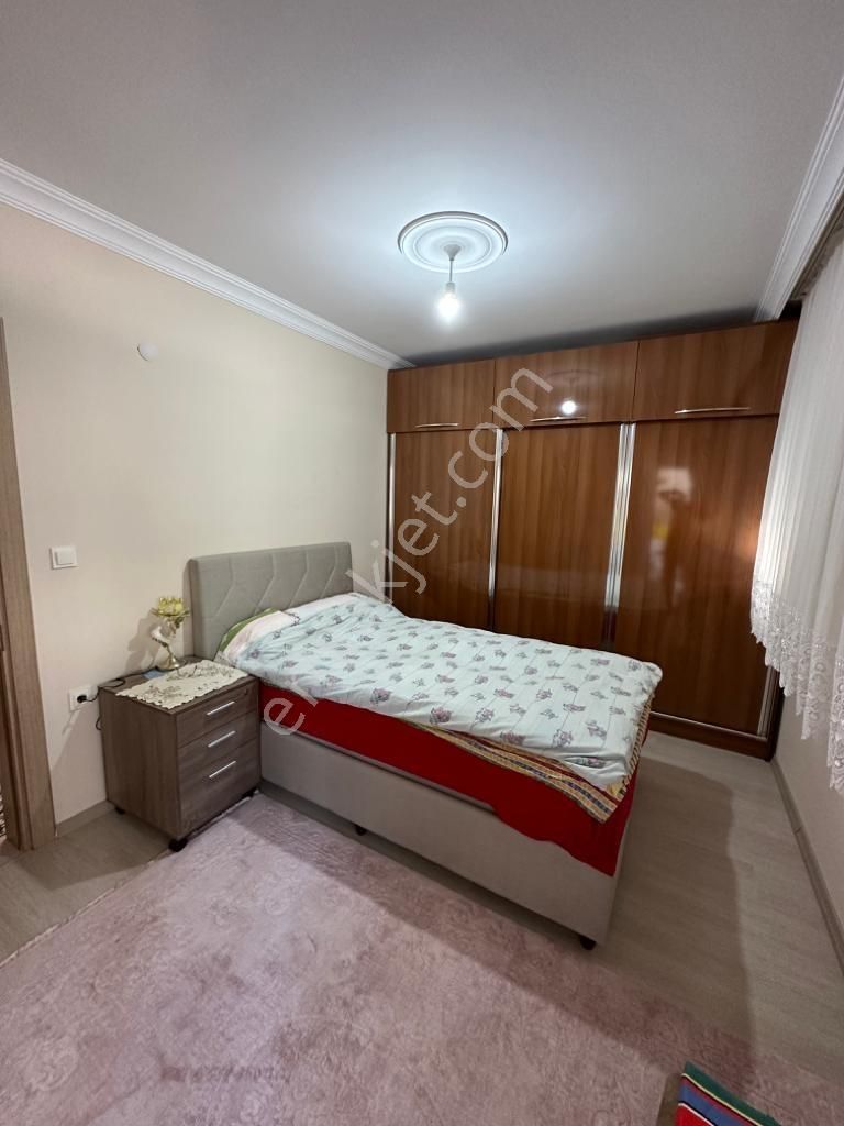Merkez Çatmaca Satılık Kiracılı 3+1 Daire Ön Cephe - Görsel 18