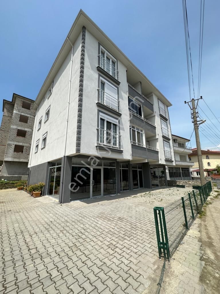Merkez Çatmaca Satılık Kiracılı 3+1 Daire Ön Cephe - Görsel 15