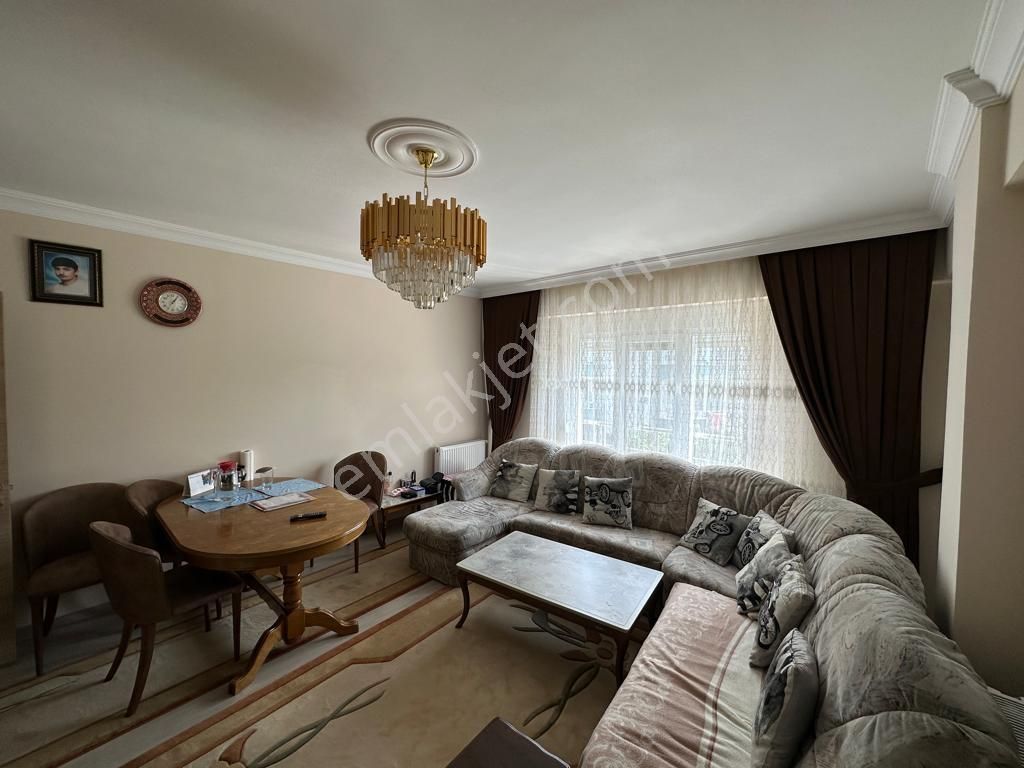 Merkez Çatmaca Satılık Kiracılı 3+1 Daire Ön Cephe - Görsel 6
