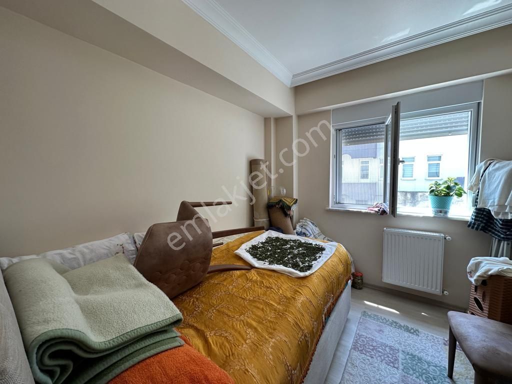 Merkez Çatmaca Satılık Kiracılı 3+1 Daire Ön Cephe - Görsel 7