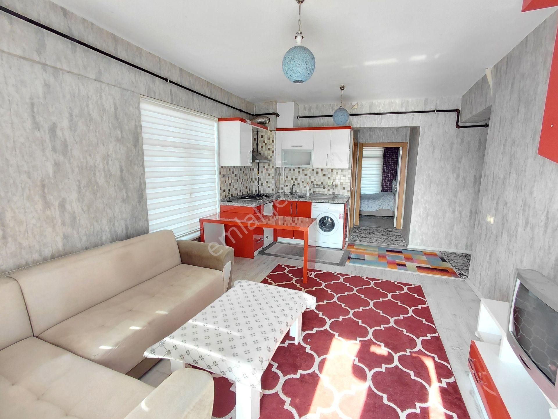 Emrah Çiftci'den Selçuklu Sancak Mah. Tramvay Hattı Yanı Eşyalı Kiralık 1+1 Daire