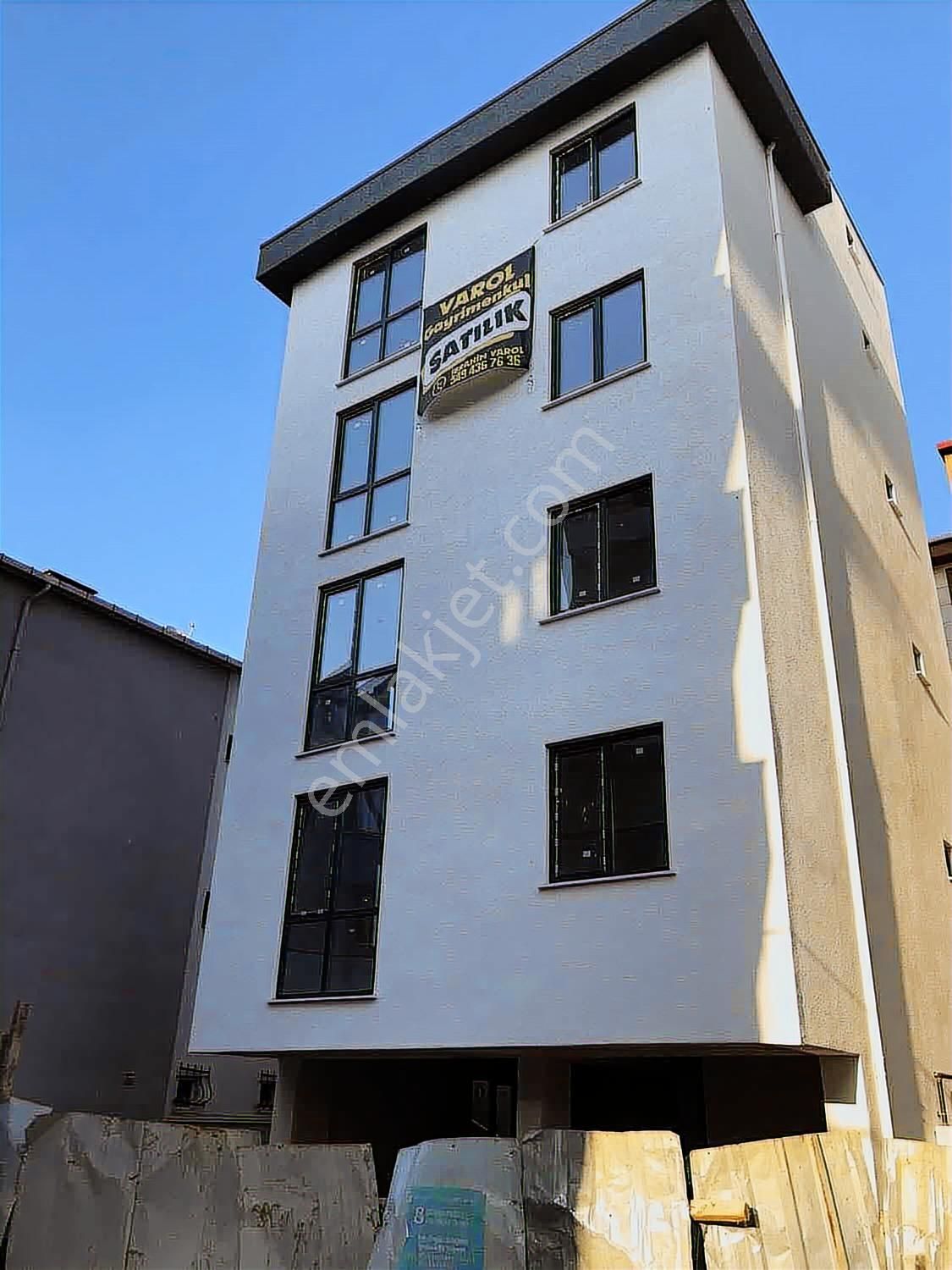 Esenyalı Cadde Üzeri 2+1 Dubleks