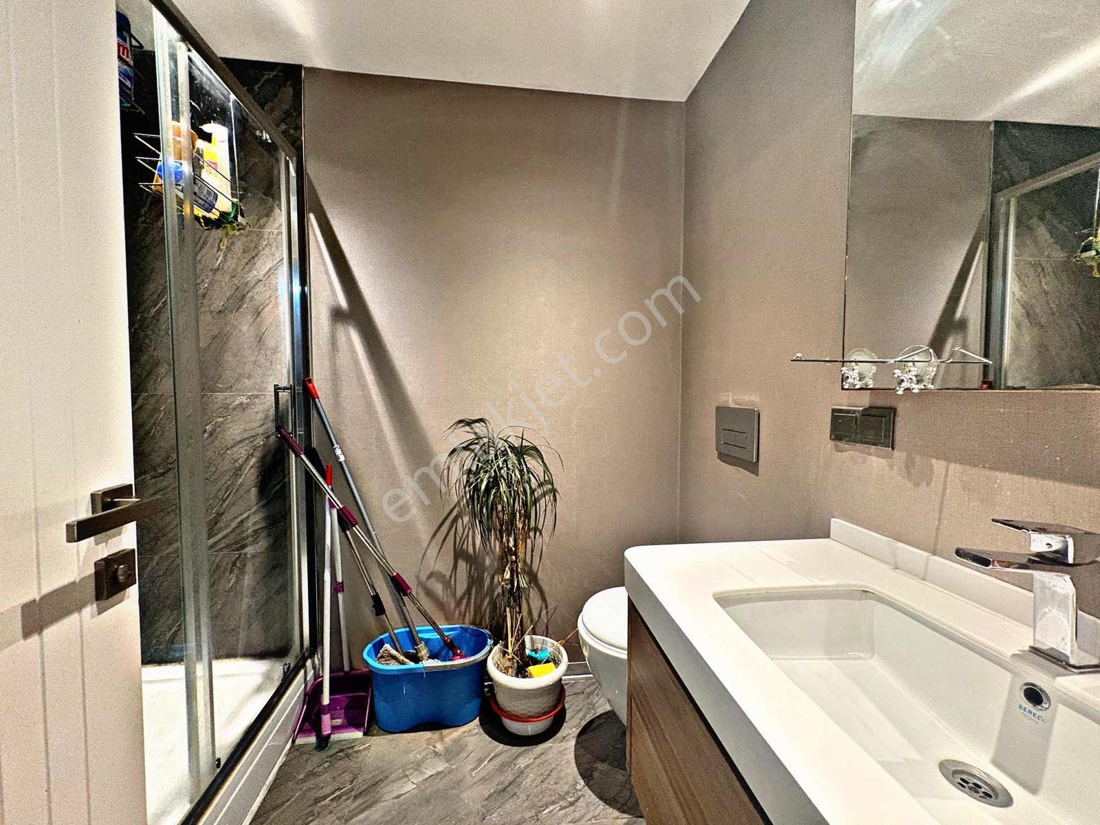 Beylikdüzü'nde Site İçerisinde Eşyalı Satılık 1+1 Daire - Görsel 26