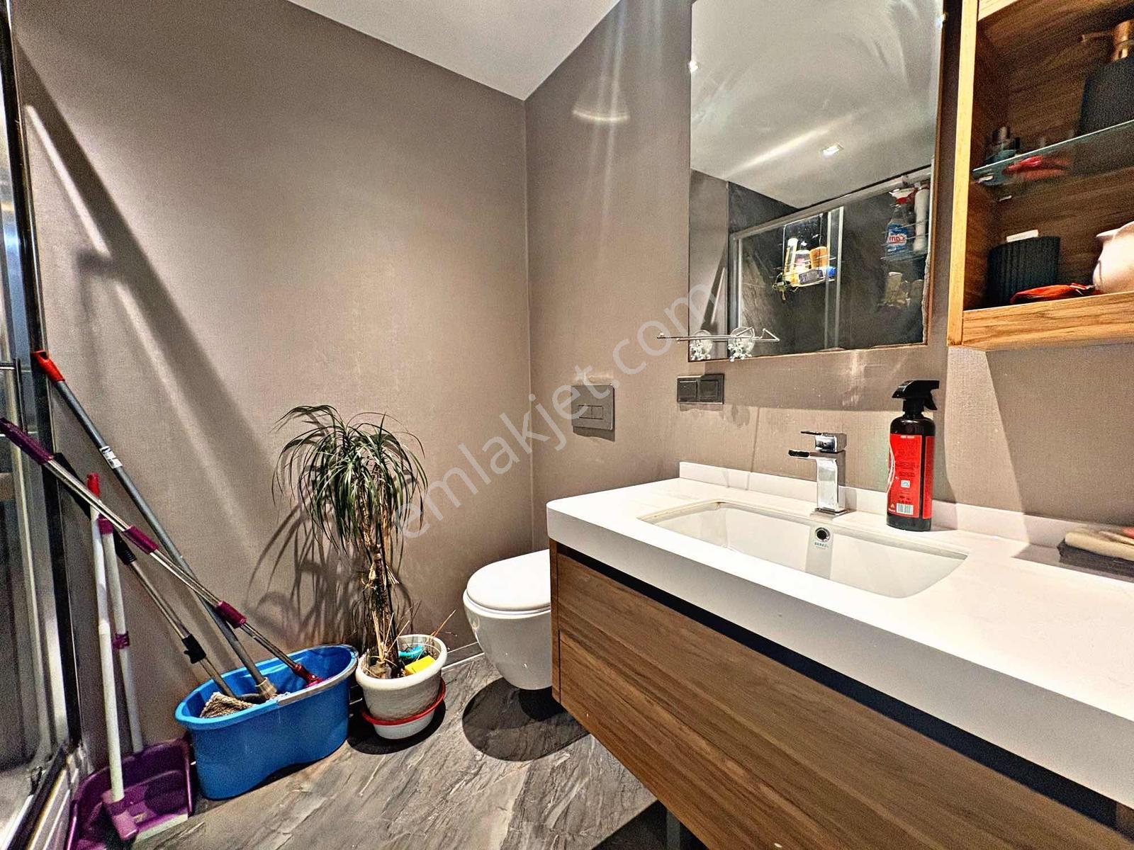 Beylikdüzü'nde Site İçerisinde Eşyalı Satılık 1+1 Daire - Görsel 24