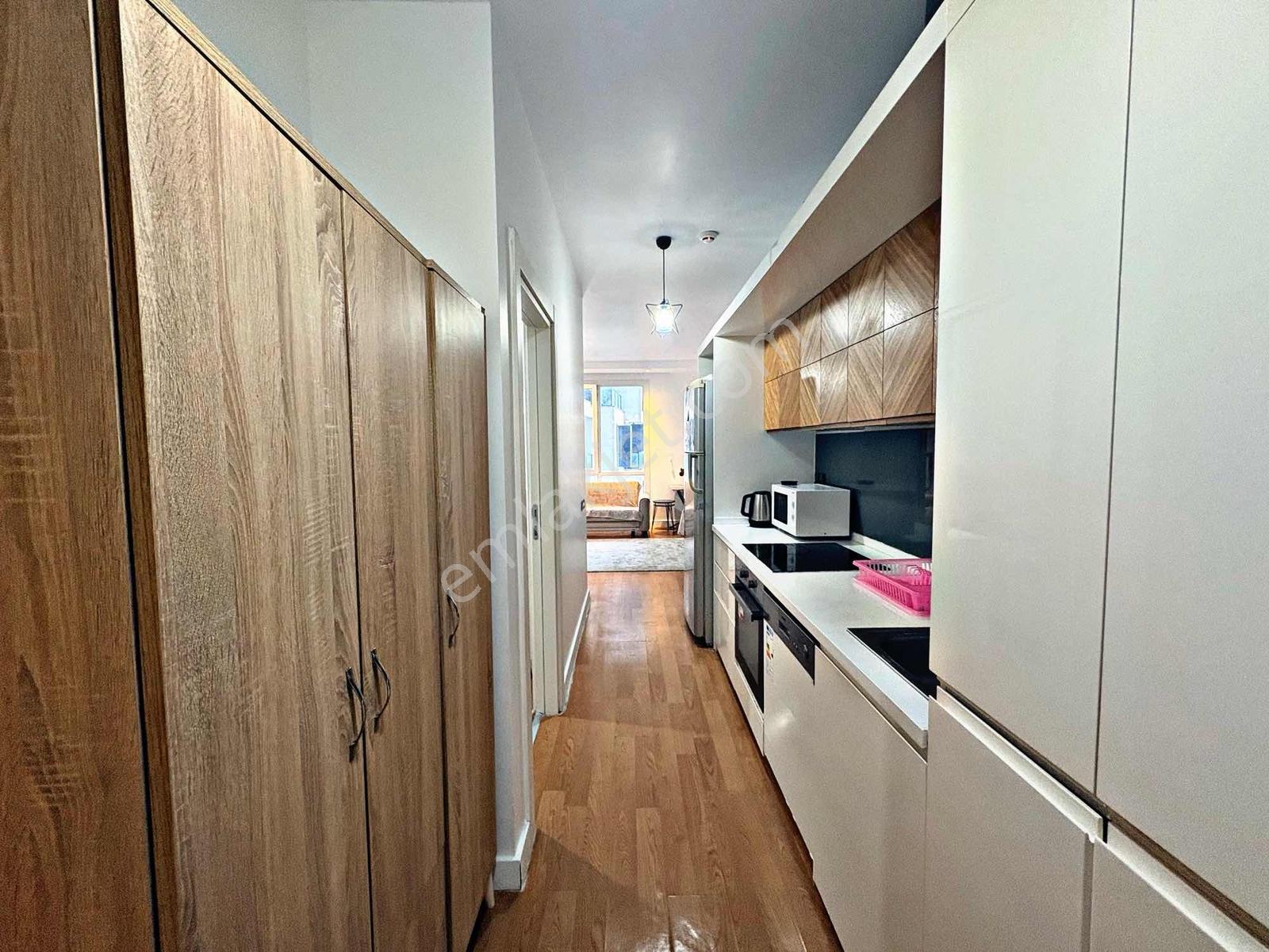Beylikdüzü'nde Site İçerisinde Eşyalı Satılık 1+1 Daire - Görsel 7