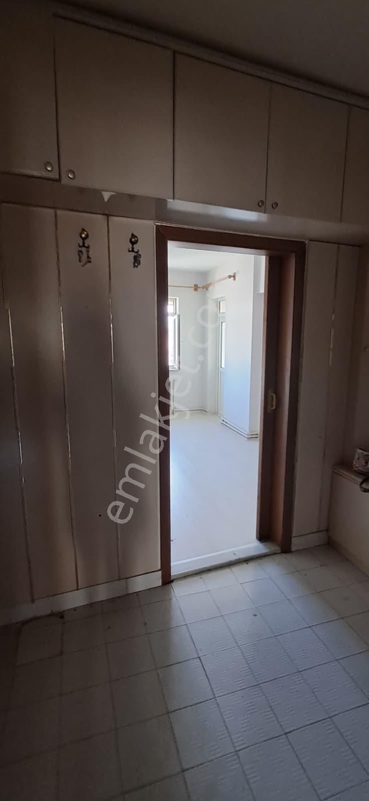 Bağlarbaşında 3+1 Katta Manzaralı Daire - Görsel 23