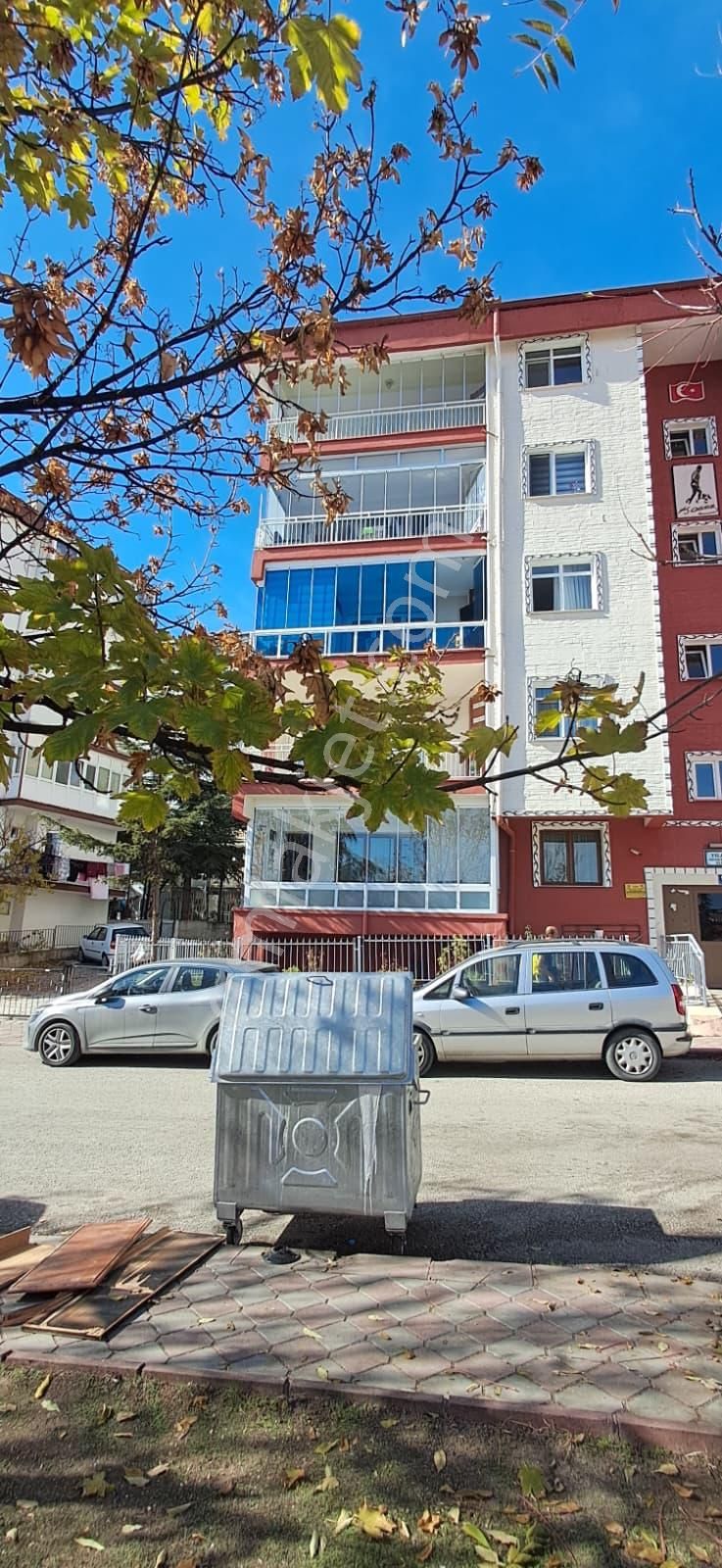 Bağlarbaşında 3+1 Katta Manzaralı Daire - Görsel 29