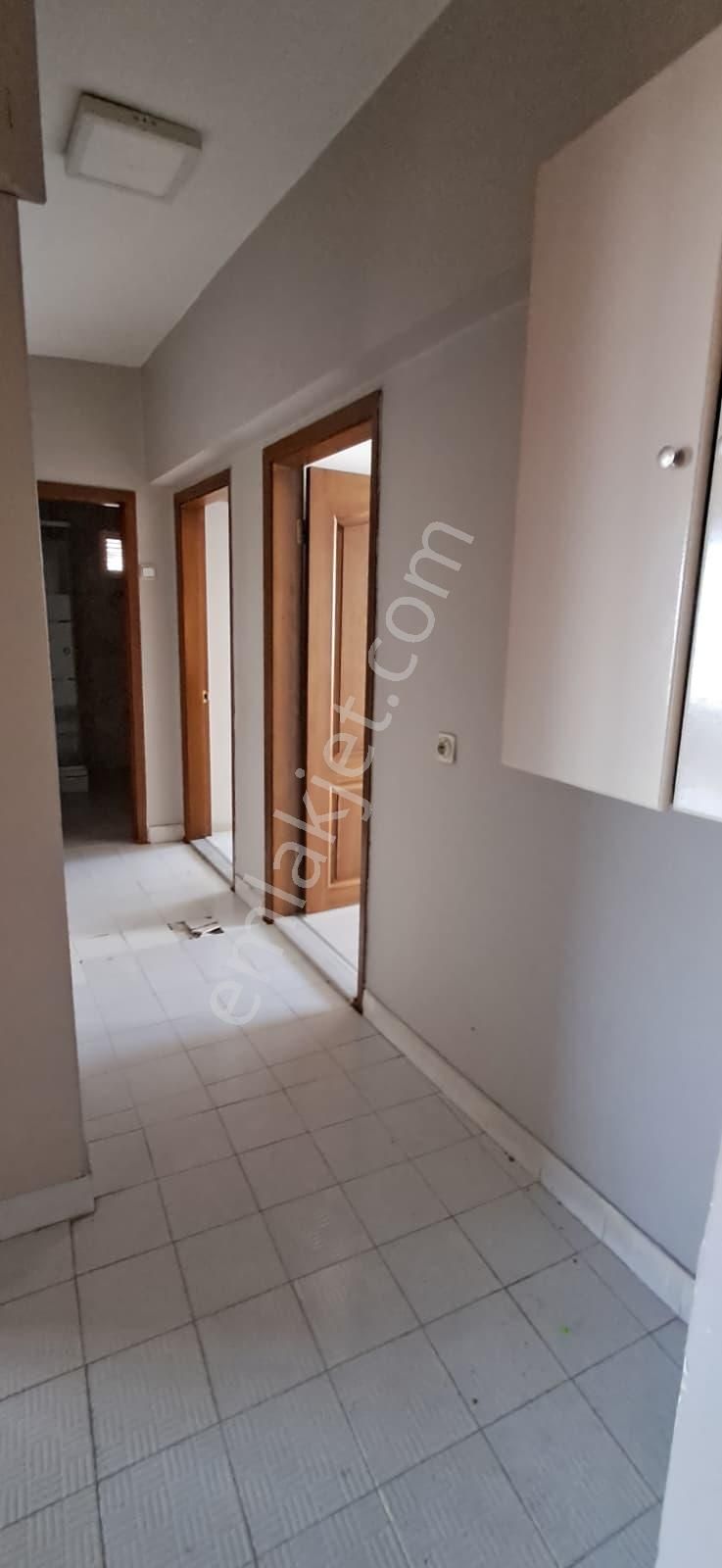 Bağlarbaşında 3+1 Katta Manzaralı Daire - Görsel 10