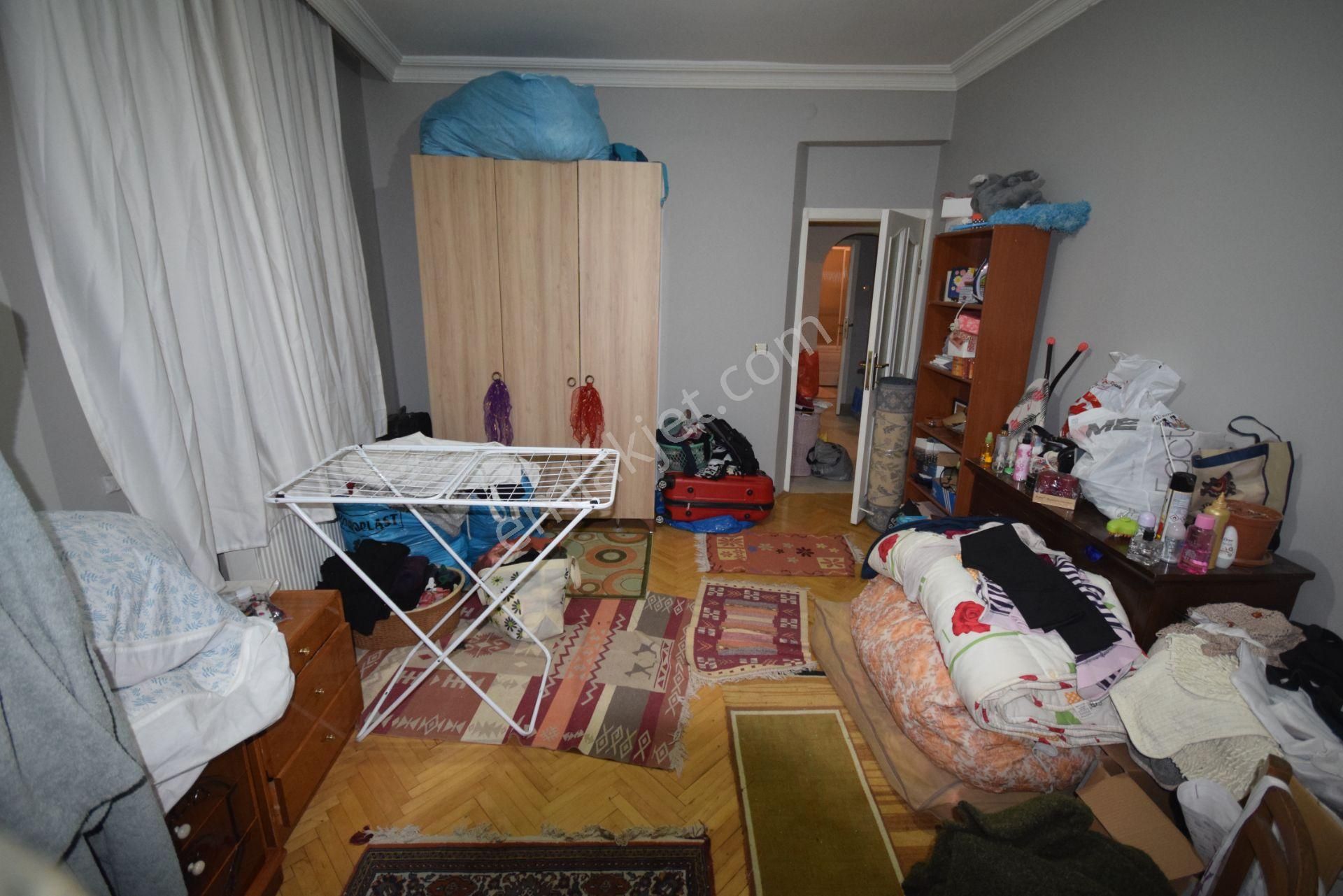 İlk-ev'den Sokullu Cadde Üzerinde Bağımsız Salon 2+1 Kombili Bakımlı Kot 1 De - Görsel 6