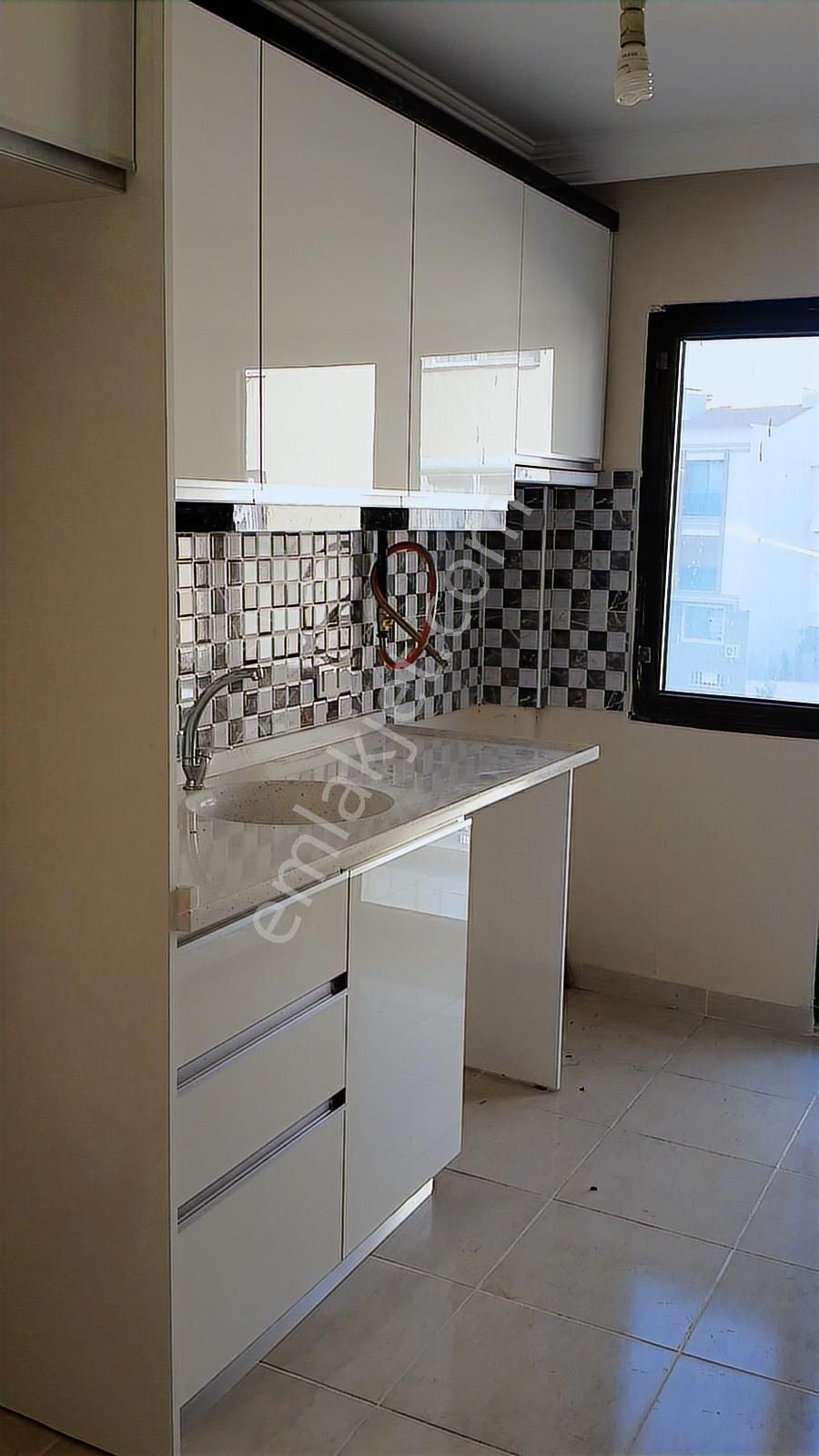 Ataşehir De Doğalgazlı Ara Kat Yapılı Kiralık Daire - Görsel 32