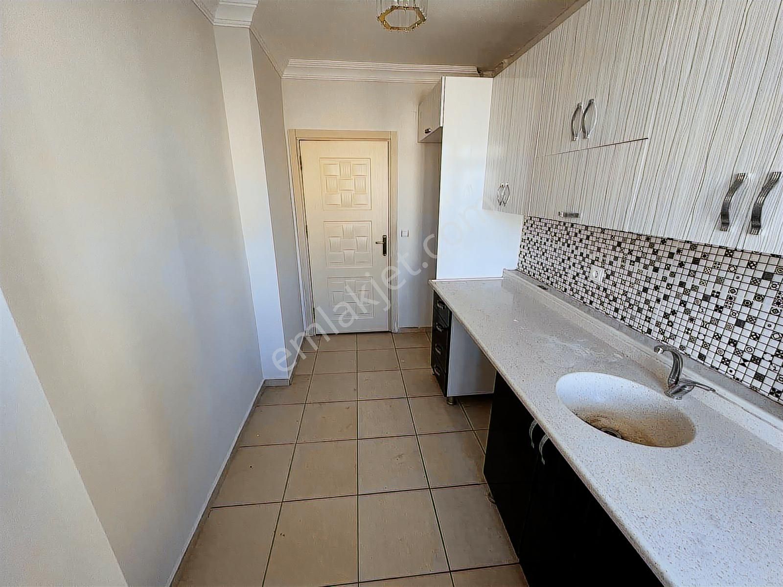 Kıyıboyu Toki Yanı Cadde Üstü 2+1 Kapalı Mutfak 10 Yaş 120 M2 - Görsel 21