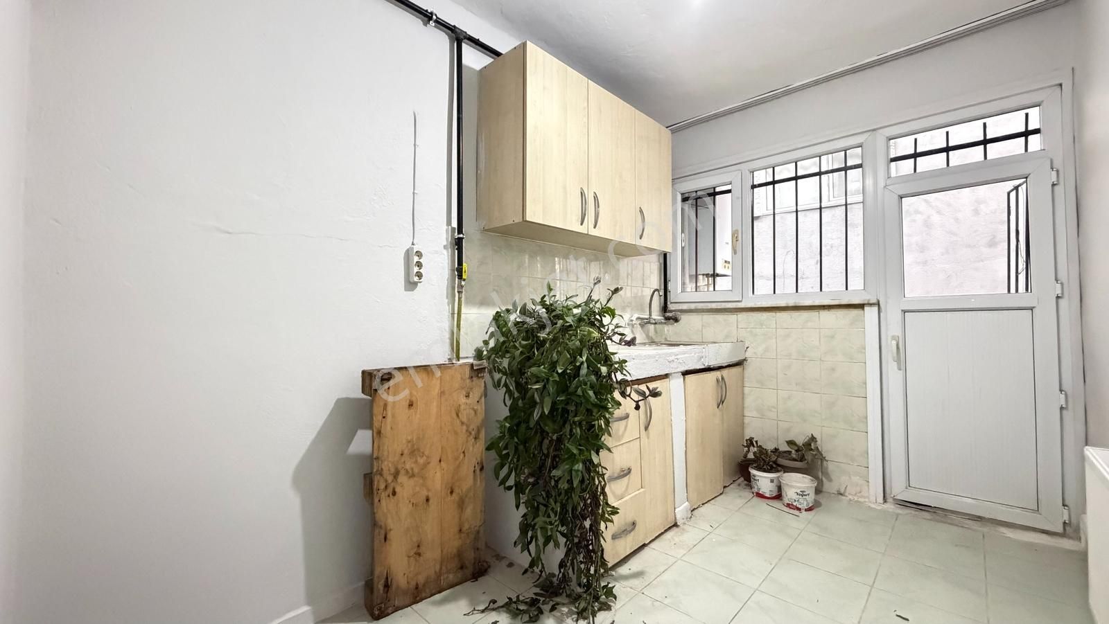 Kağıthane Çelebi Caddesi Üzerinde 2+1 Kiralık Daire Balkonlu - Görsel 16