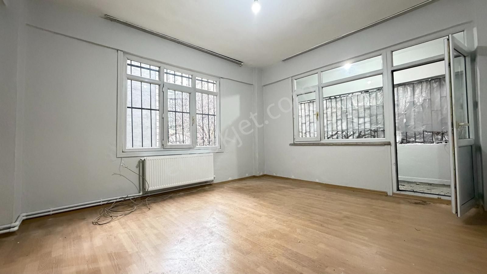 Kağıthane Çelebi Caddesi Üzerinde 2+1 Kiralık Daire Balkonlu - Görsel 6