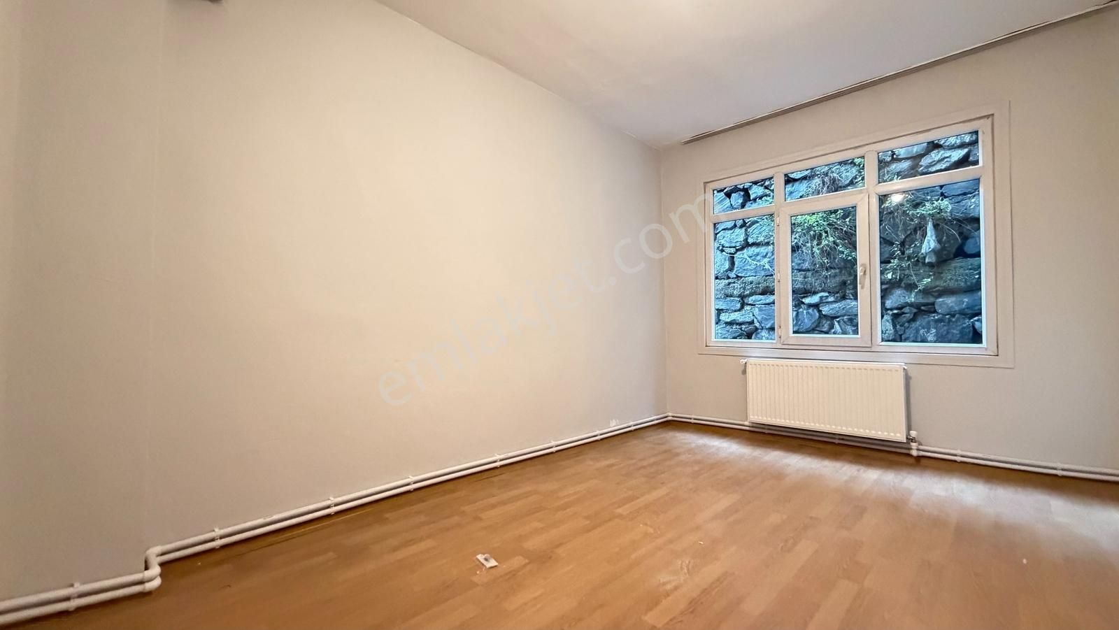 Kağıthane Çelebi Caddesi Üzerinde 2+1 Kiralık Daire Balkonlu - Görsel 2