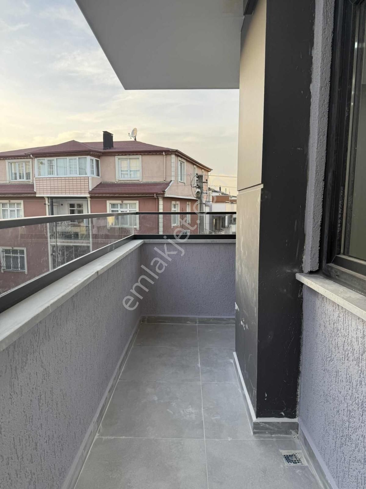 Bayramoğlu Mh. Yerden I./ Ebeveyn B./ Asansörlü Lüks Ara Kat - Görsel 21