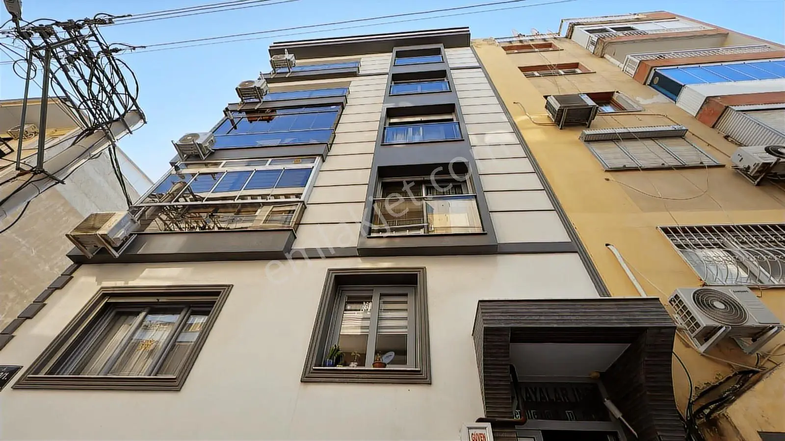 Karşıyakada Satılık Daire 2+1 Kapalı Mutfak Goncalarda