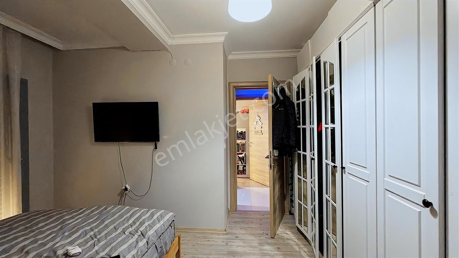 Karşıyakada Satılık Daire 2+1 Kapalı Mutfak Goncalarda - Görsel 7