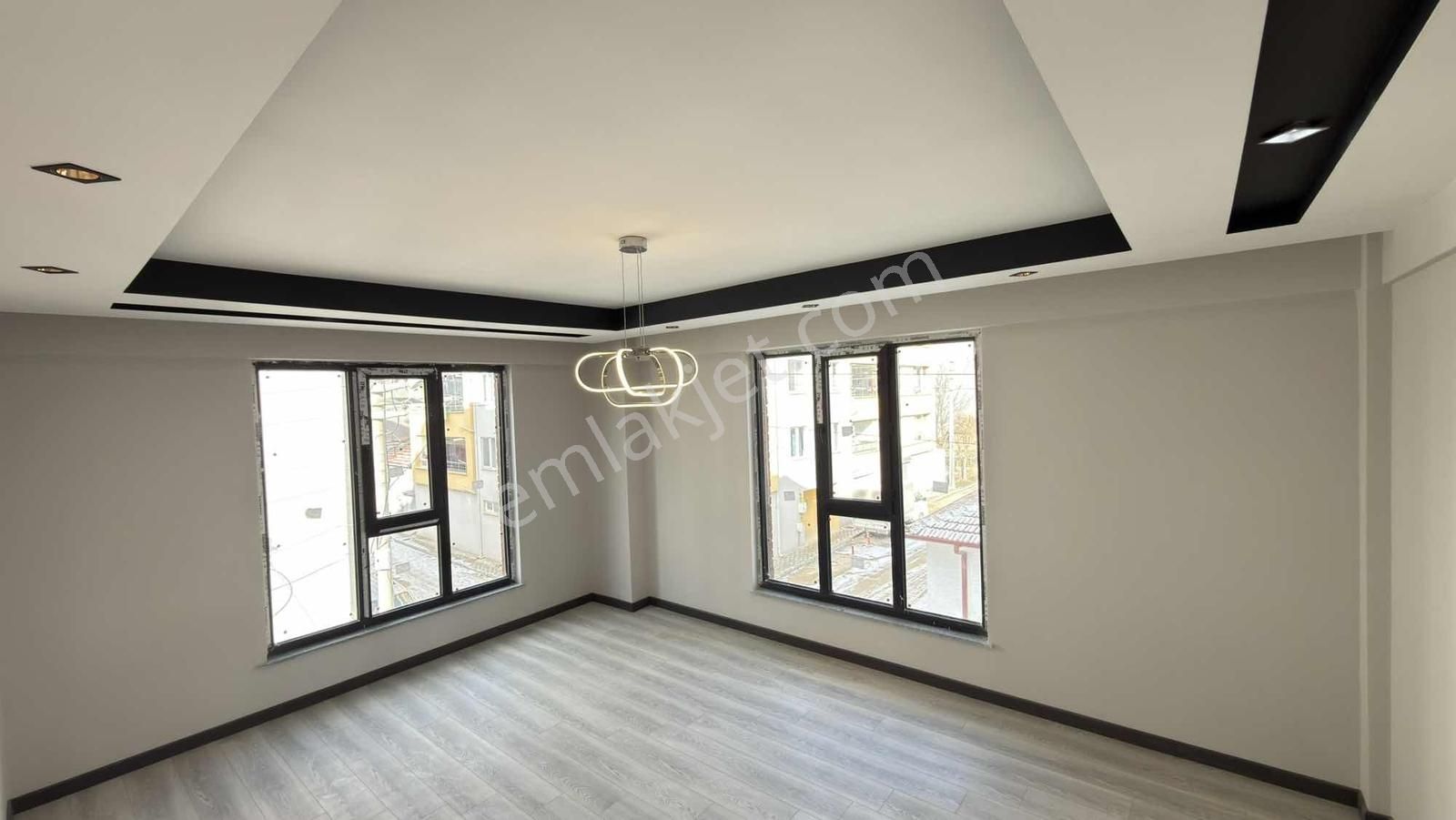 As Birlik Gayrimenkul Merkezi Konumda,okul Yakını,2+1 Köşe Daire