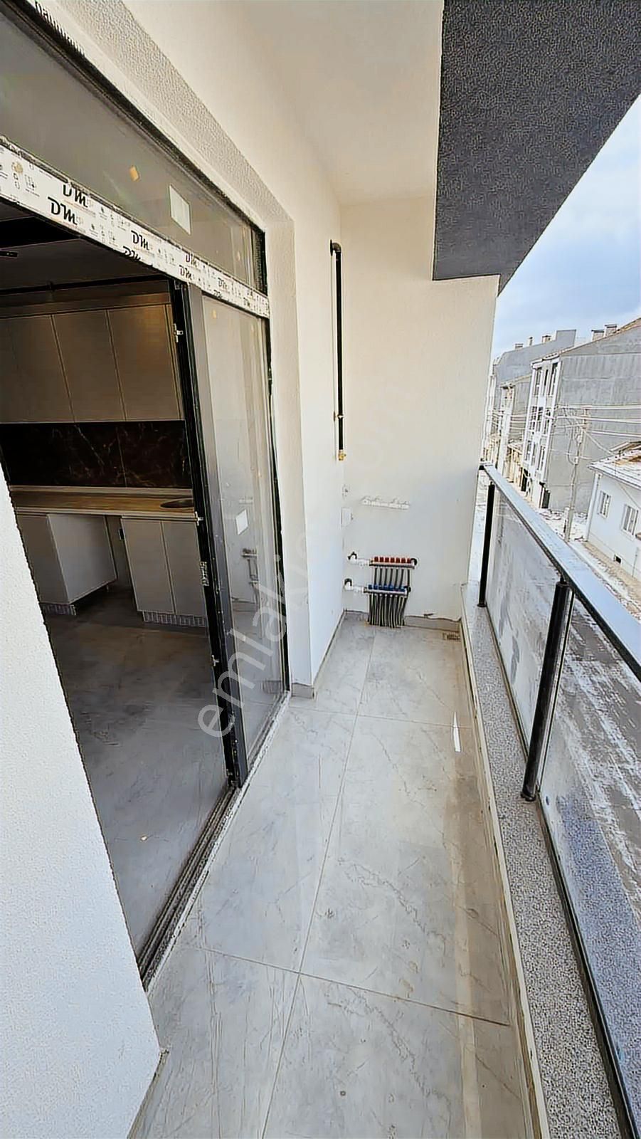 As Birlik Gayrimenkul Merkezi Konumda,okul Yakını,2+1 Köşe Daire - Görsel 3