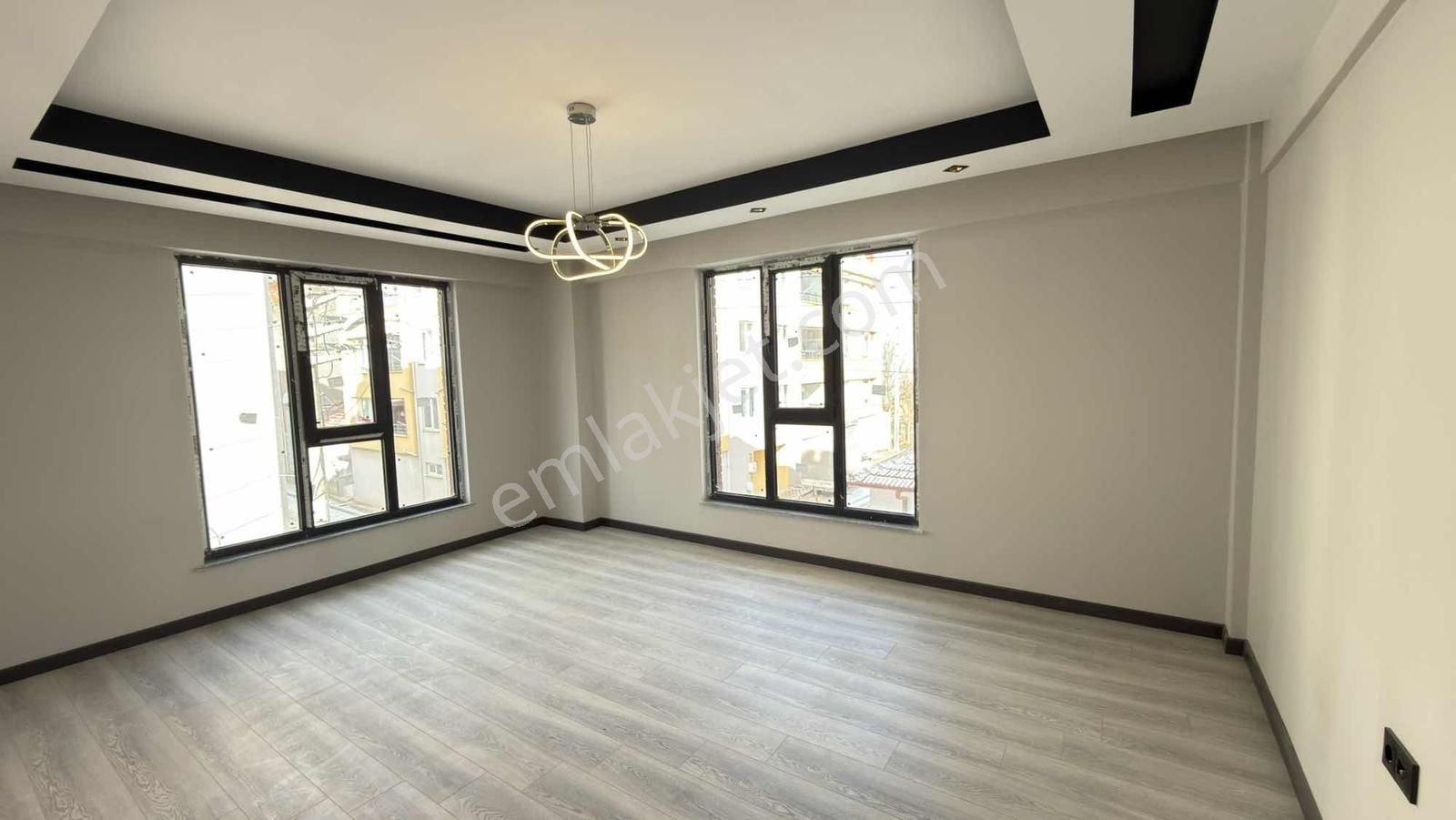 As Birlik Gayrimenkul Merkezi Konumda,okul Yakını,2+1 Köşe Daire - Görsel 2