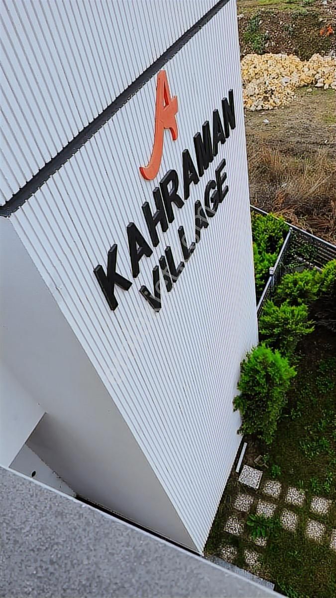 Foçada Satılık Villa 3 Katlı Havuzlu Tam Müstakil Denize Yakın - Görsel 3