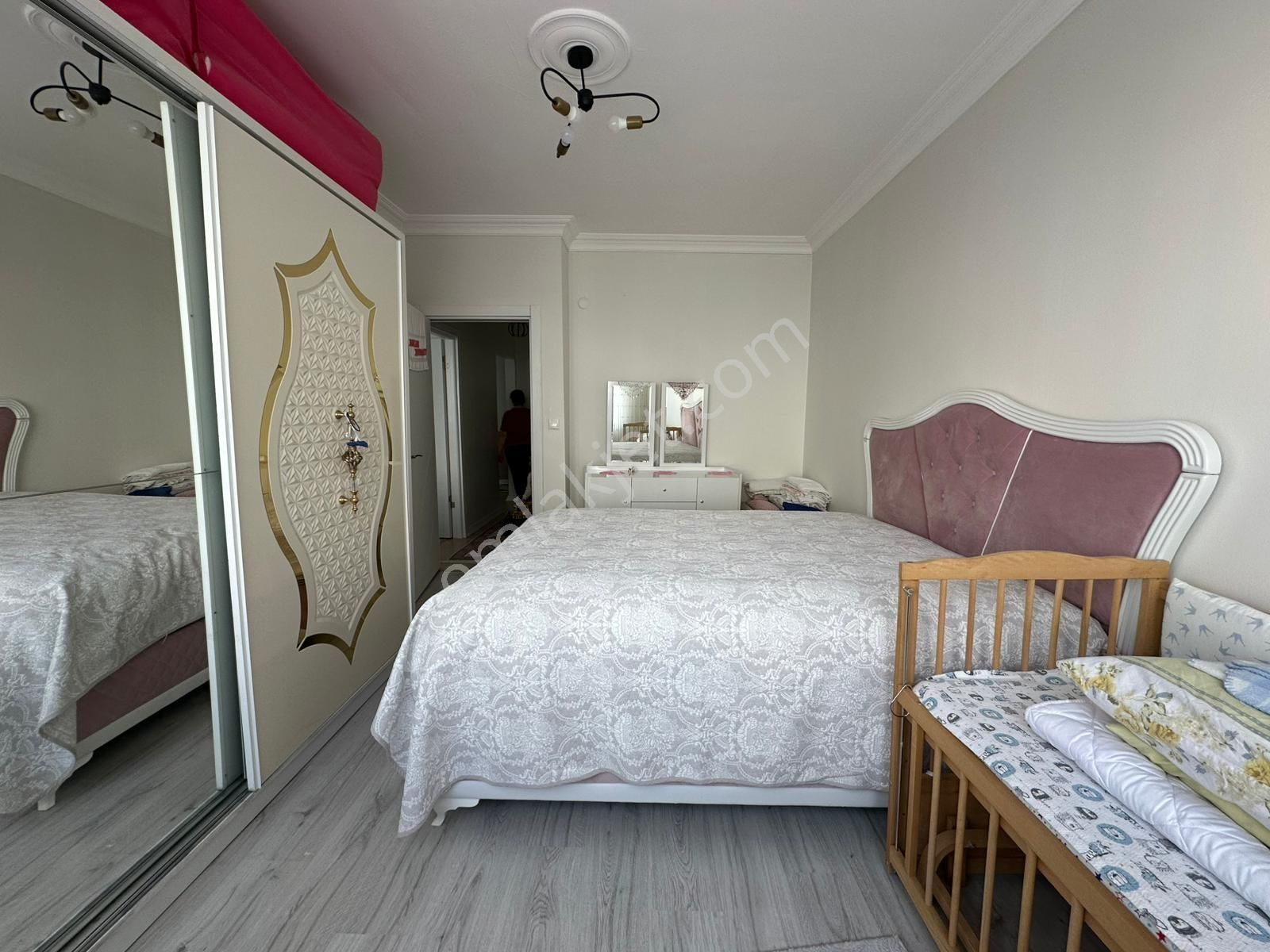 Tuğra'dan Acil Reşadiye'de 3+1 Site İçi Ara Kat Satılık Daire - Görsel 12