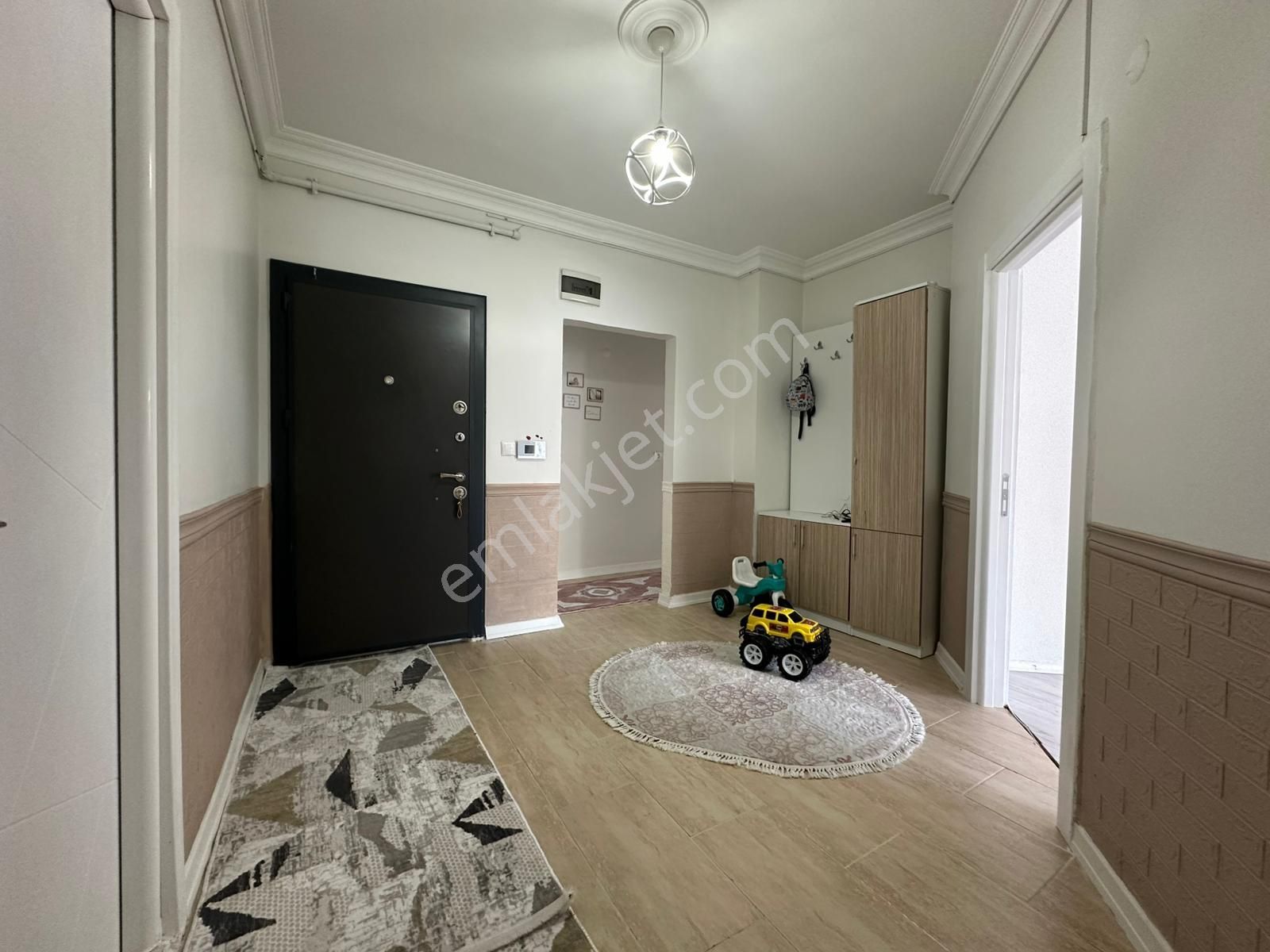 Tuğra'dan Acil Reşadiye'de 3+1 Site İçi Ara Kat Satılık Daire - Görsel 8