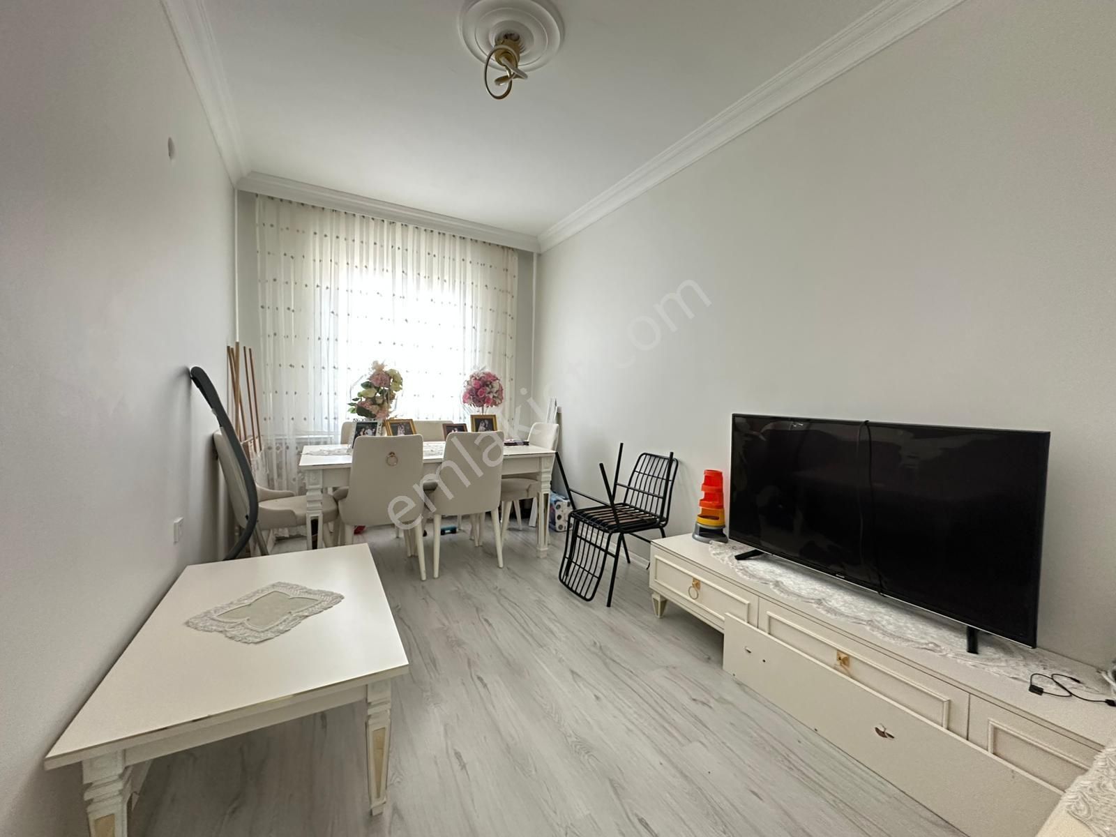 Tuğra'dan Acil Reşadiye'de 3+1 Site İçi Ara Kat Satılık Daire - Görsel 3