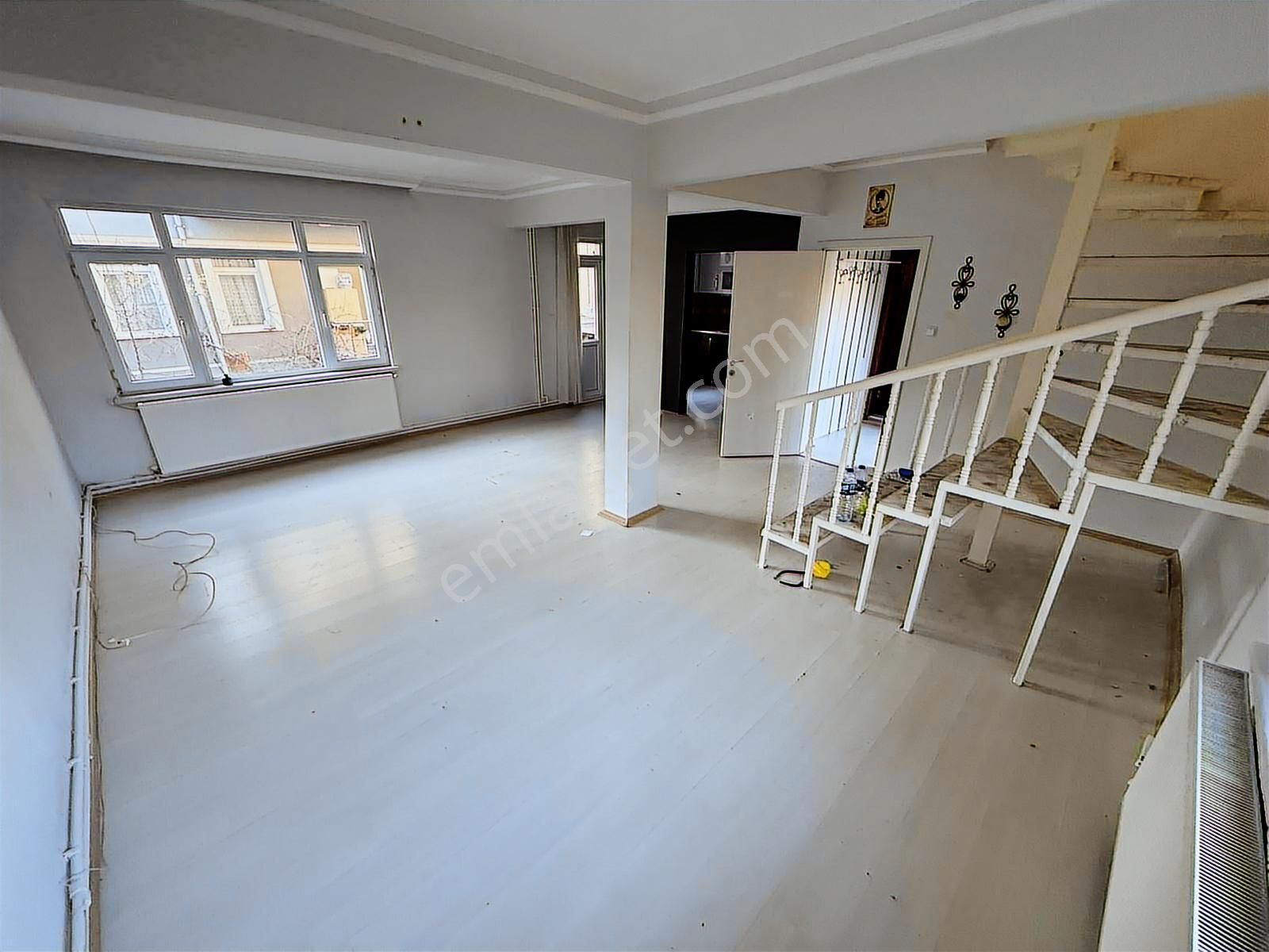 Rıza Acar'dan Köşe Geniş Bahçeli 3 Katlı Müstakil Satılık - Görsel 10