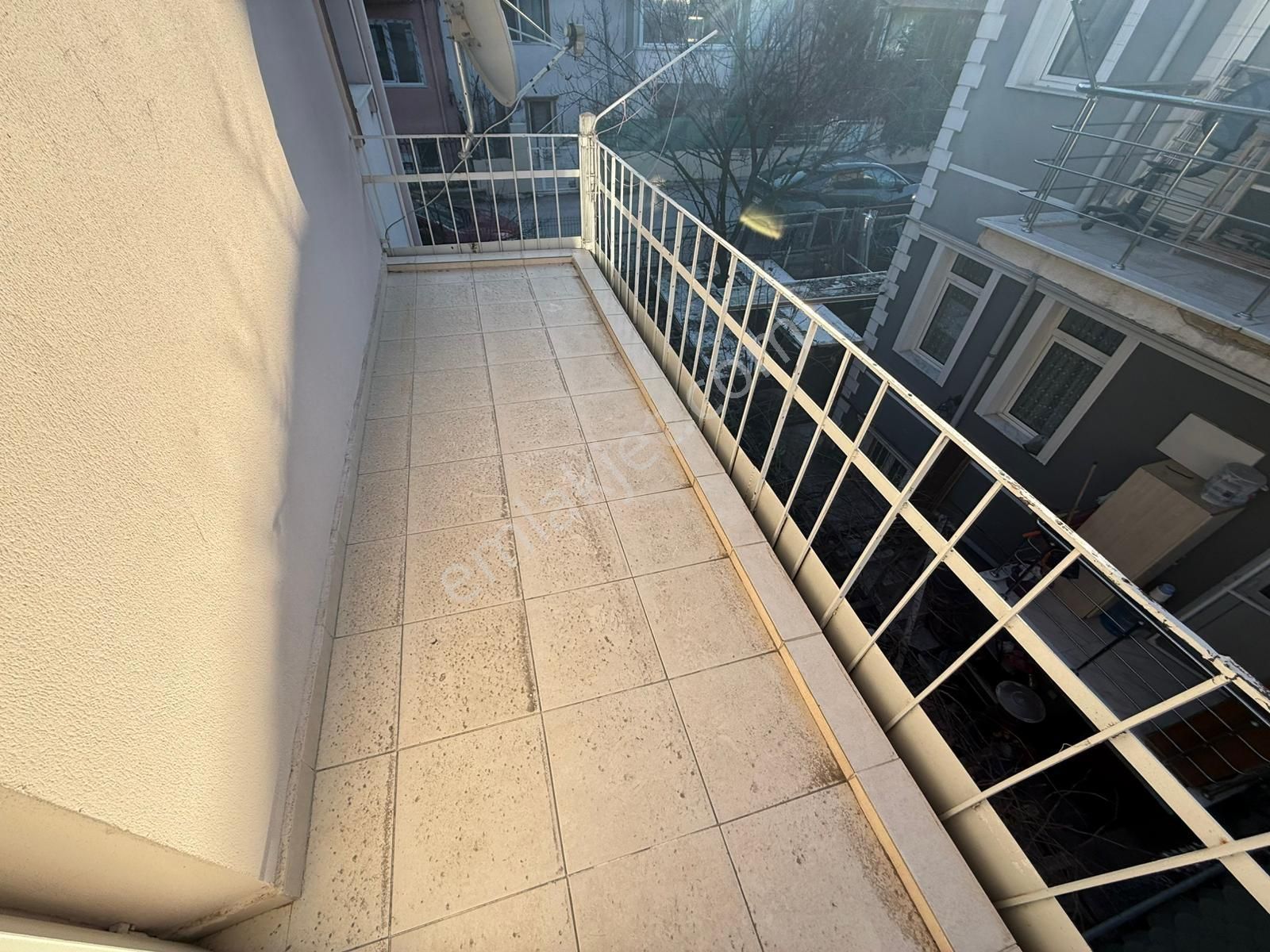 Rıza Acar'dan Köşe Geniş Bahçeli 3 Katlı Müstakil Satılık - Görsel 3