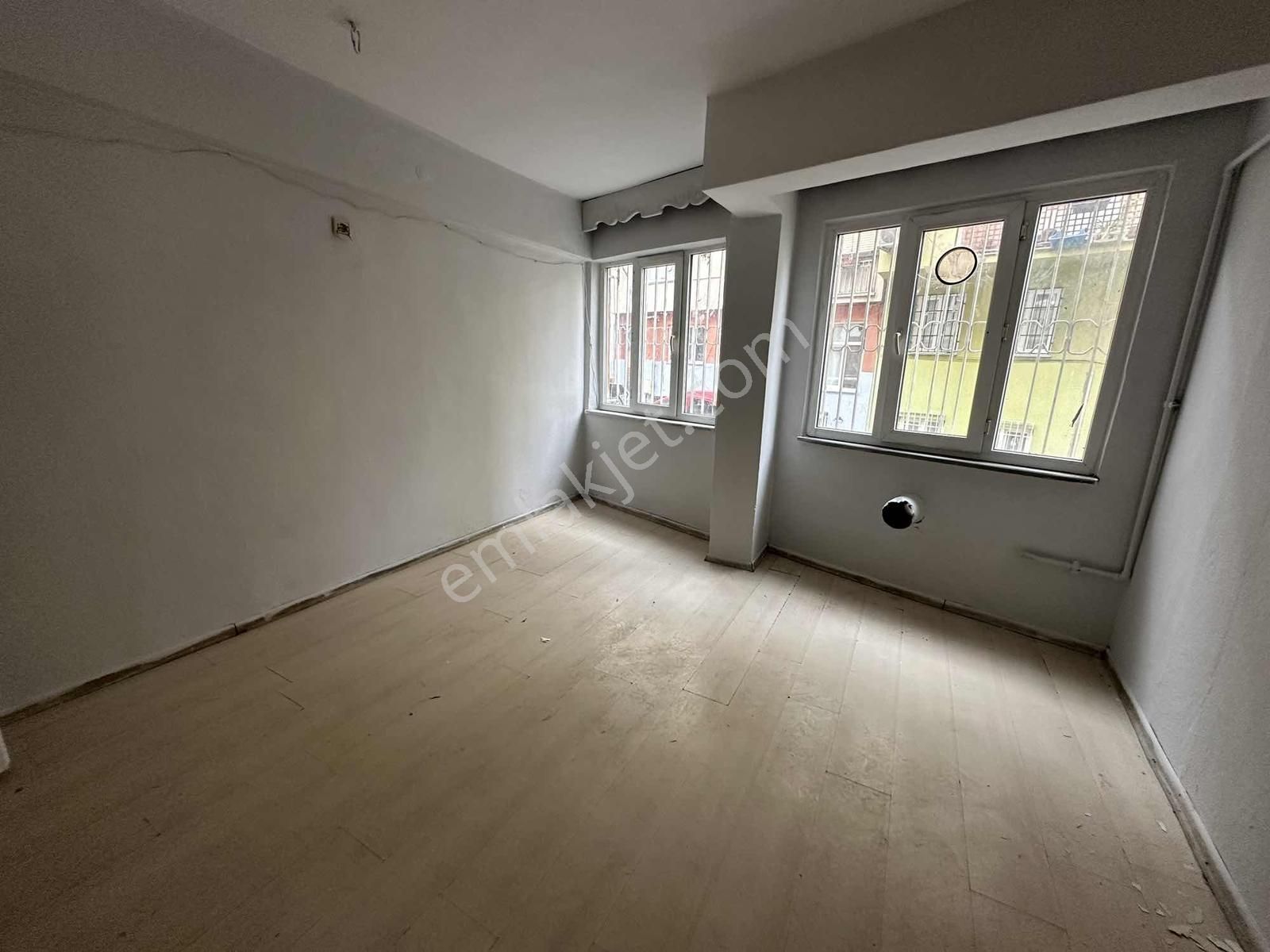 Metroya Yakın İçi Yenilenmiş Yüksek Giriş 2+1 Satılık Daire - Görsel 4