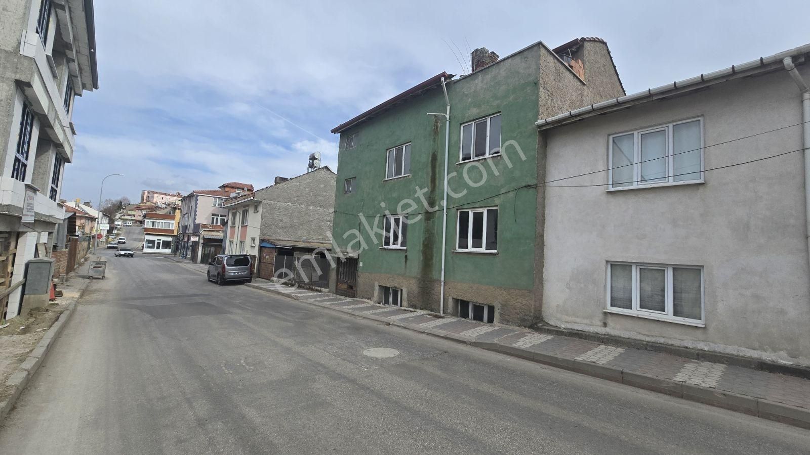 Çözümemlaktan Bozüyük Yediler Mahallesinde Satılık Müstakil Bina