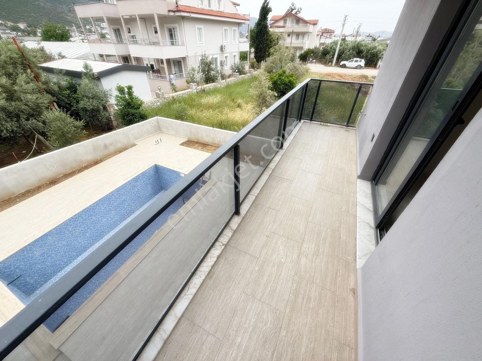 Çalıca'da Merkeze Yakın Sıfır Lüks Tripleks 4+1 Villa - Görsel 6