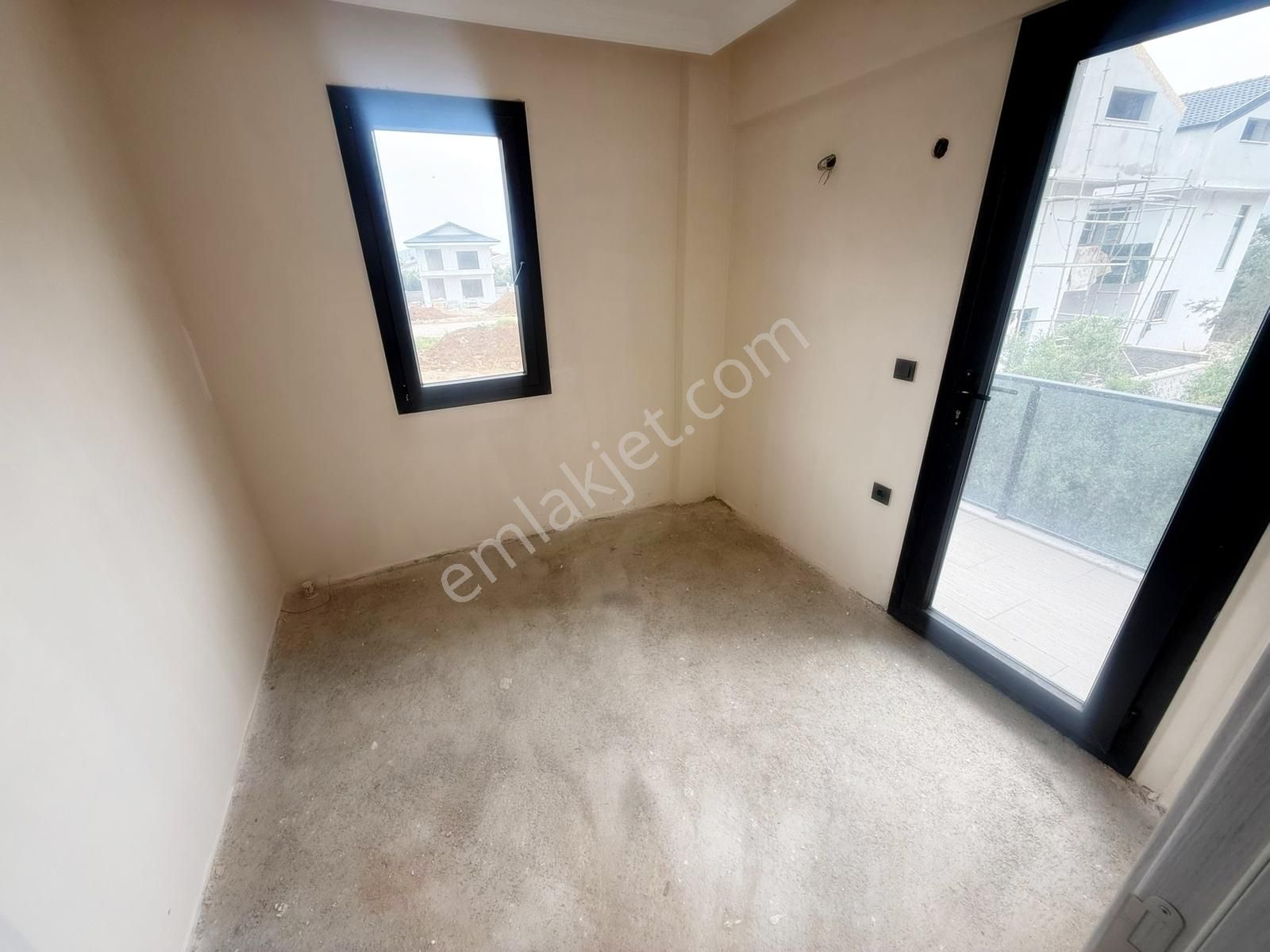 Çalıca'da Merkeze Yakın Sıfır Lüks Tripleks 4+1 Villa - Görsel 4